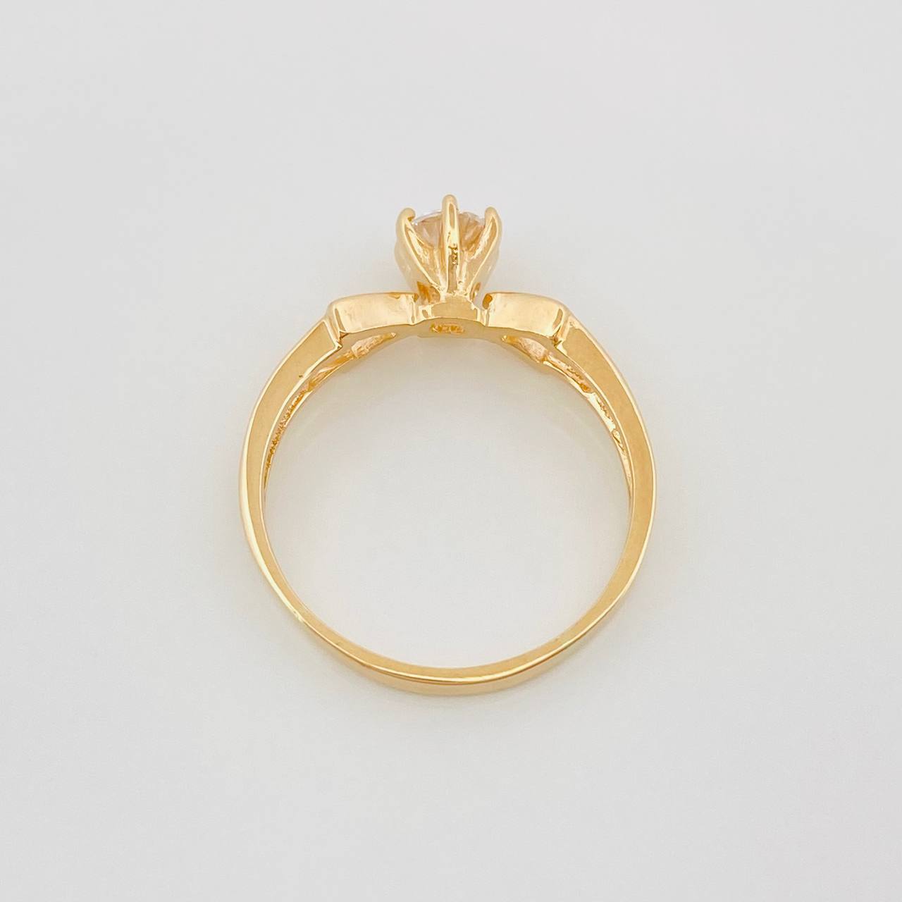 Anillo Solitario Flechas 2.6 g / T6 1/2 Oro Amarillo 18K