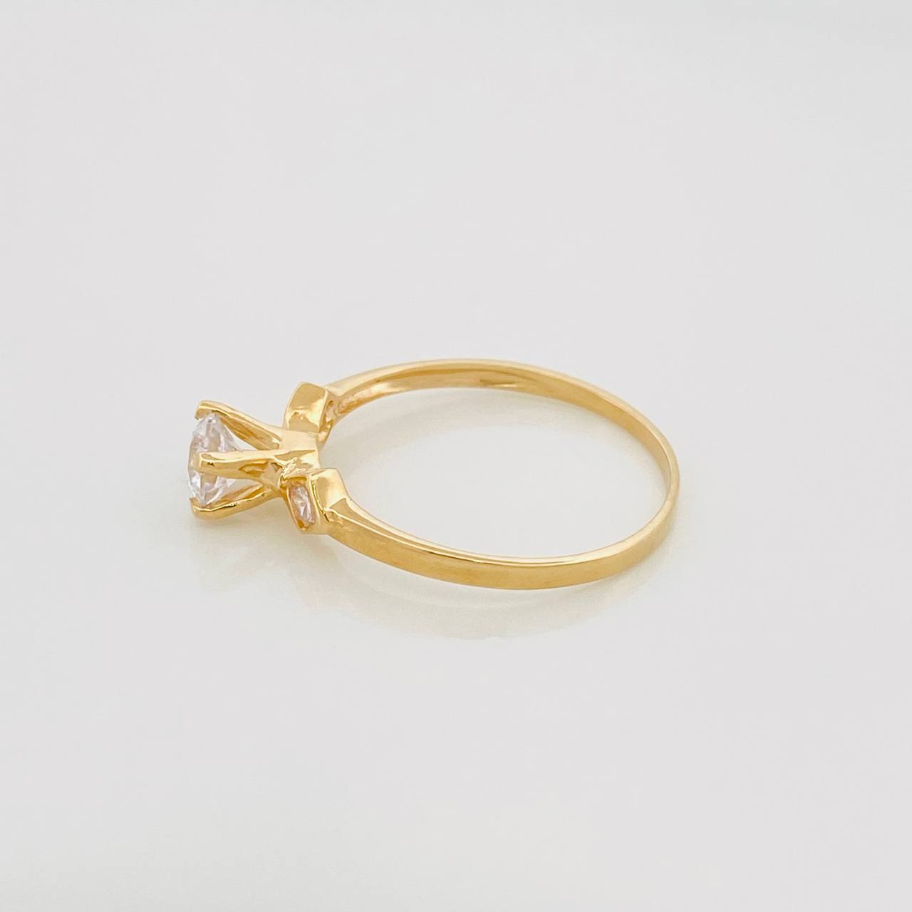 Anillo Solitario Trio 1.4 g / T5 3/4 Oro Amarillo 18K