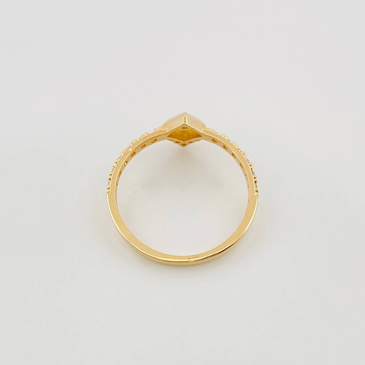 Anillo Solitario Rombo 1.75 g / T6 3/4 Oro Amarillo 18K