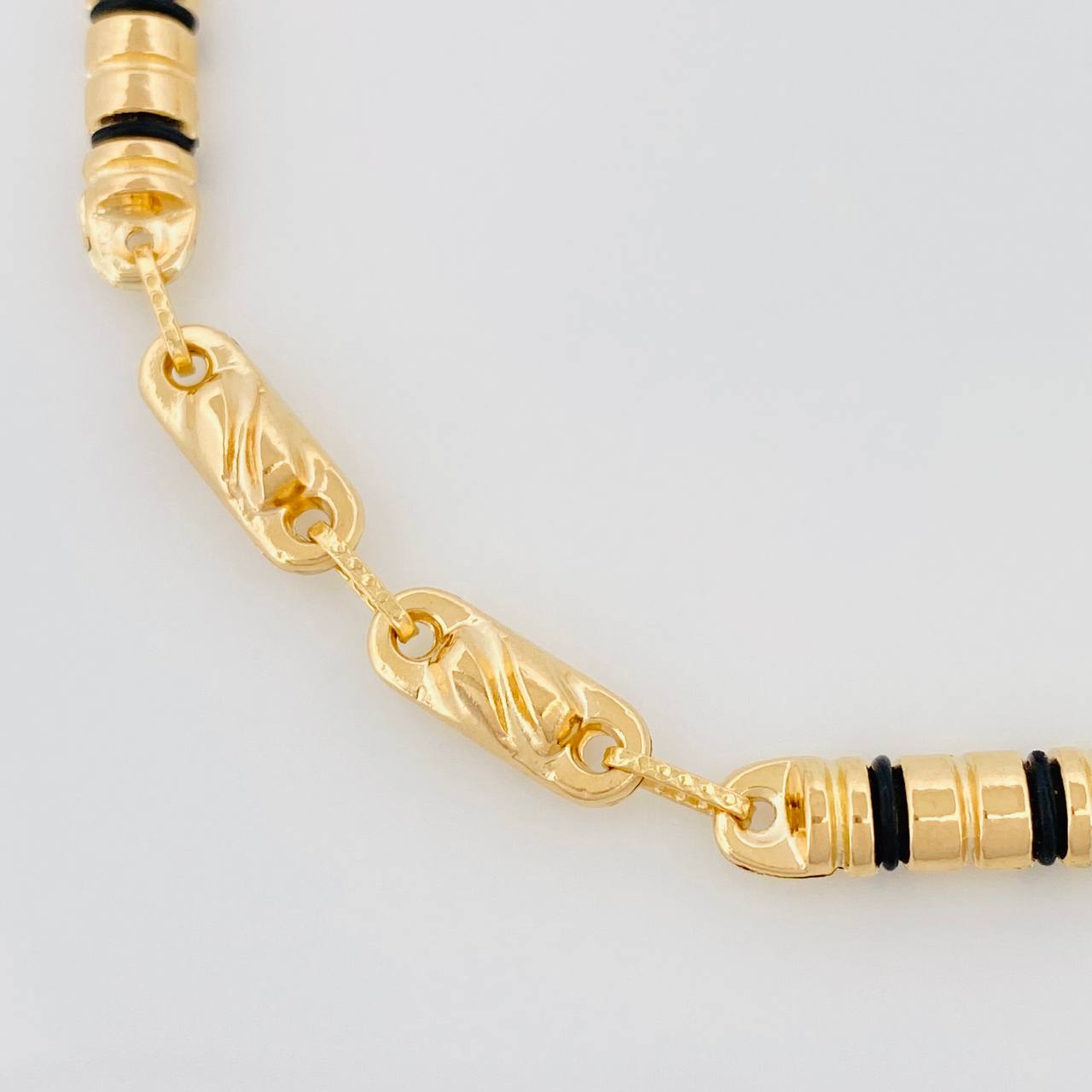 Pulso Rustico 6.05 g / 21 cm / 5 mm Oro Amarillo 18K
