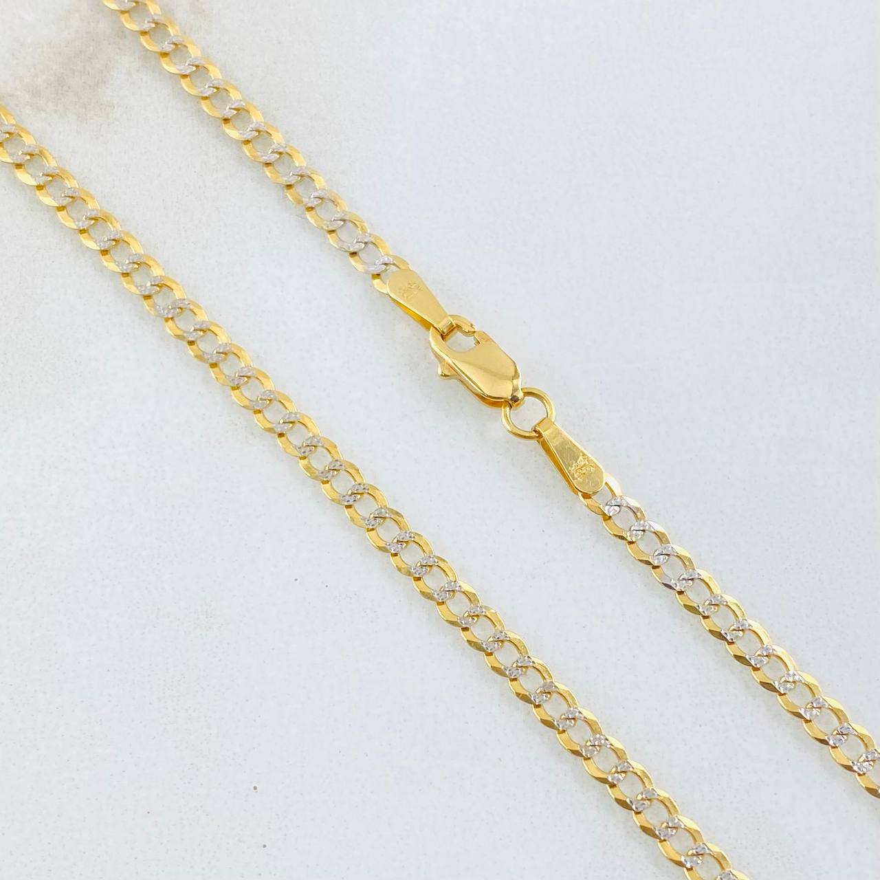 Cadena Cubana 8.25gr / 55cm / Dos Oros Amarillo Blanco +3 18K