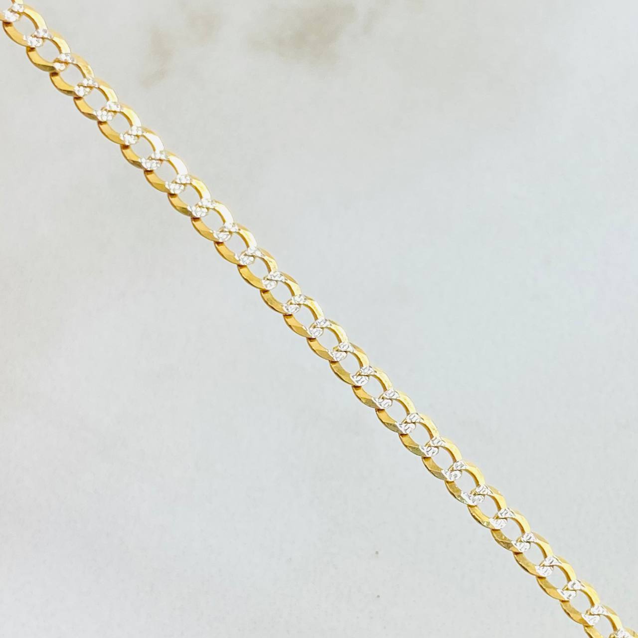 Cadena Cubana 8.25gr / 55cm / Dos Oros Amarillo Blanco +3 18K