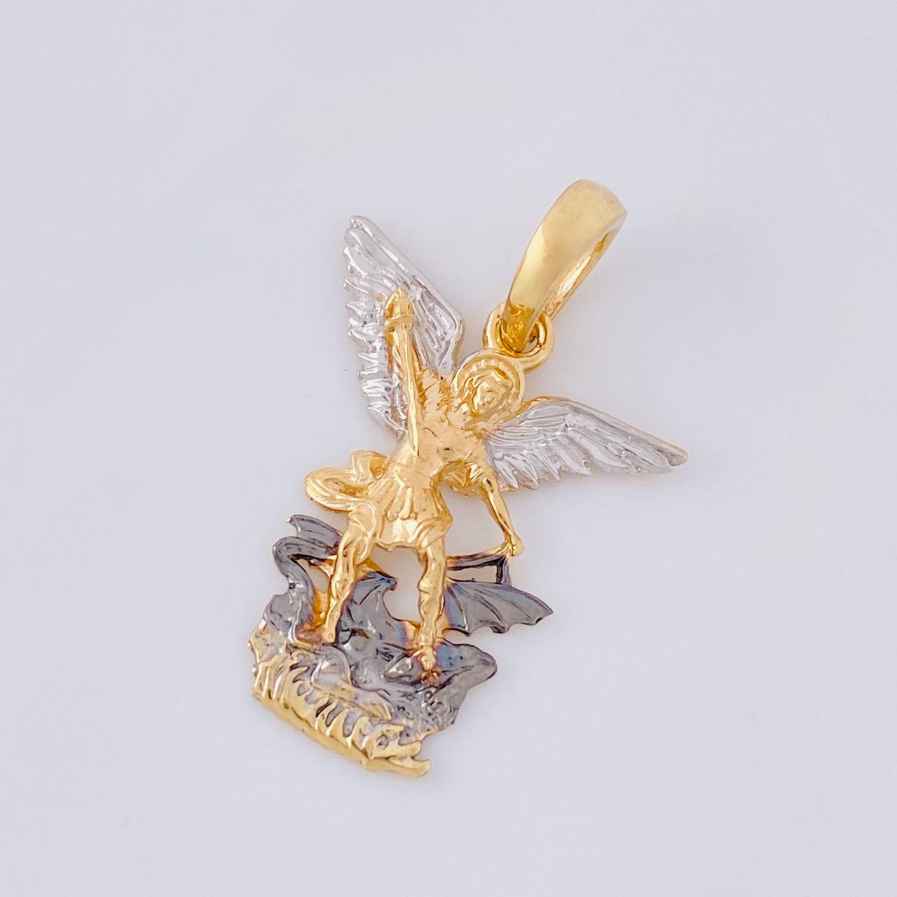 Dije San Miguel Arcangel 2.45g / 2.6cm Dos Oros Amarillo Blanco 18K