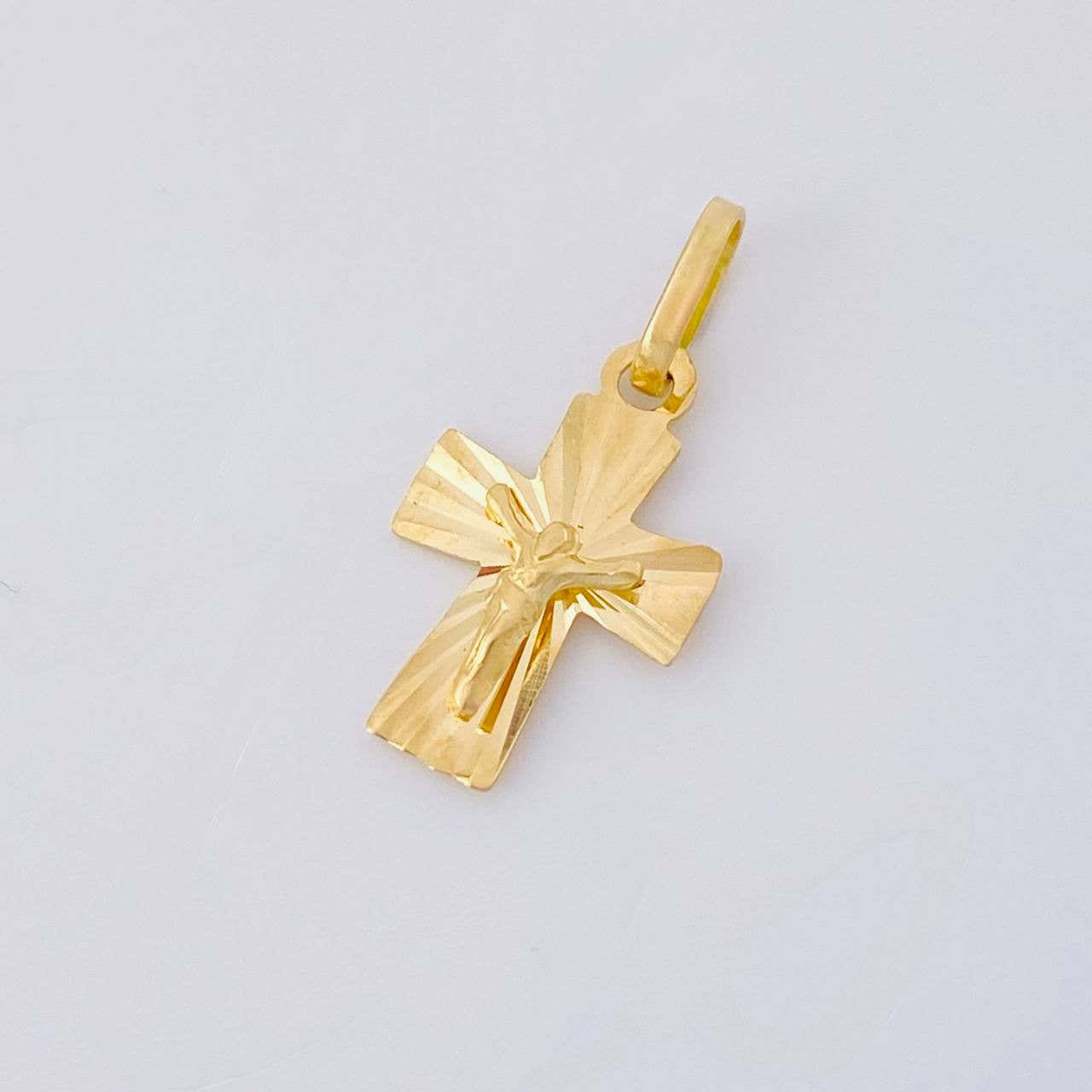Dije Cruz Cristo 0.6g / 1.8cm Oro Amarillo 18K