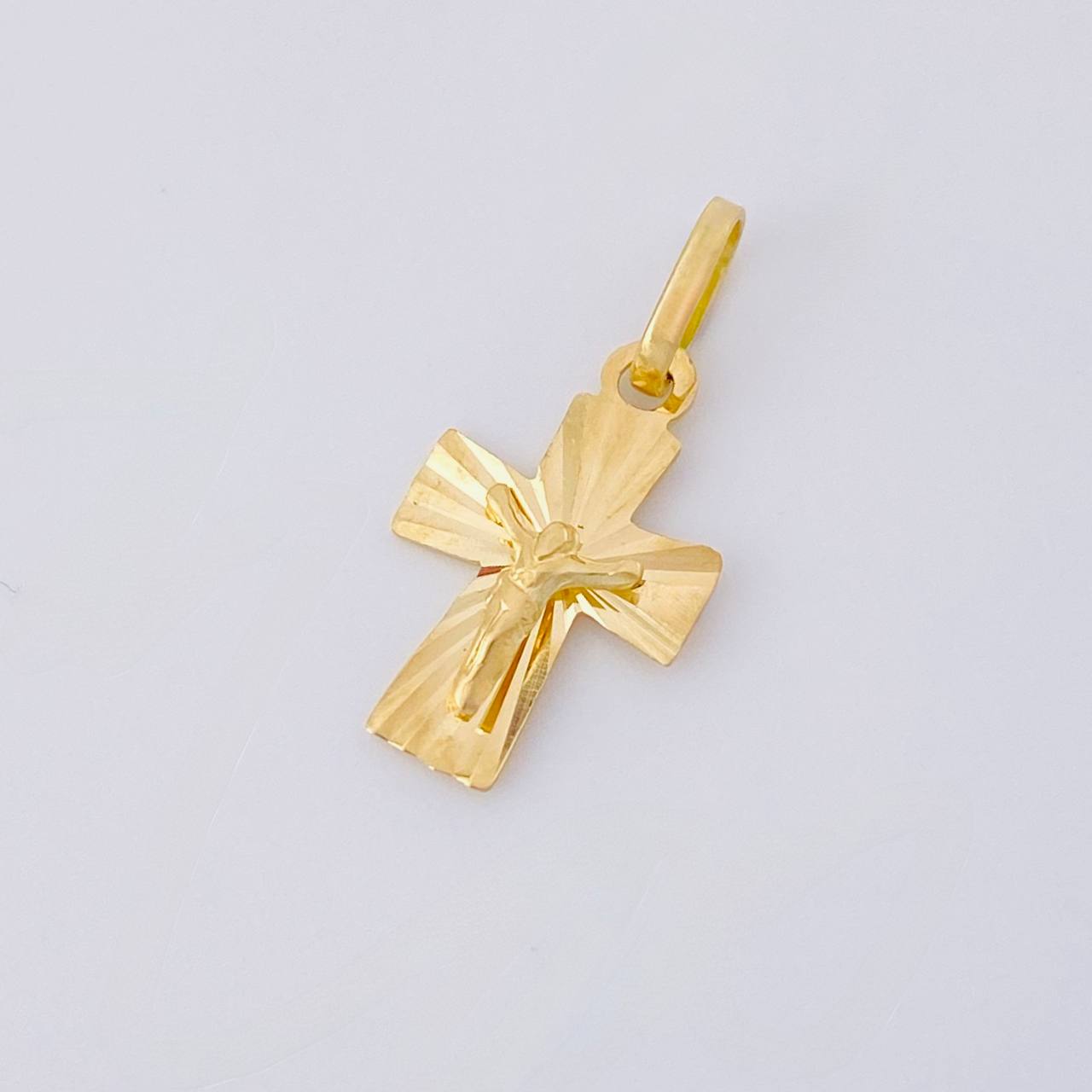 Dije Cruz Cristo 0.6g / 1.7cm Oro Amarillo 18K