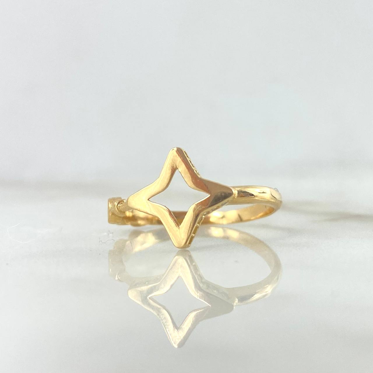 Anillo Estrellas Puntos 2.35gr / T7 1/2 / Circones Blancos Oro Amarillo