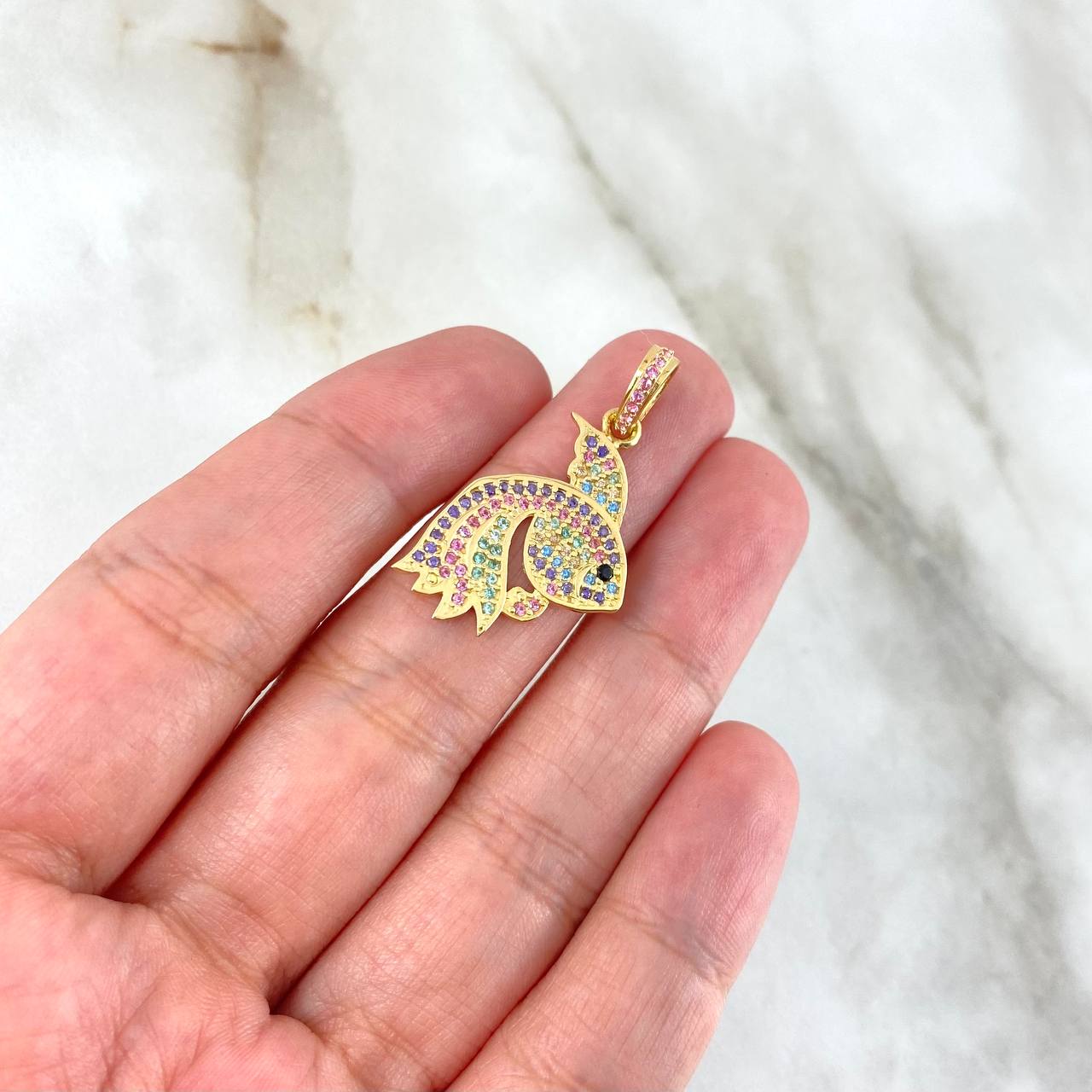 Dije Pez Bailarina 2.7gr / 3cm / Circones de Colores Oro Amarillo