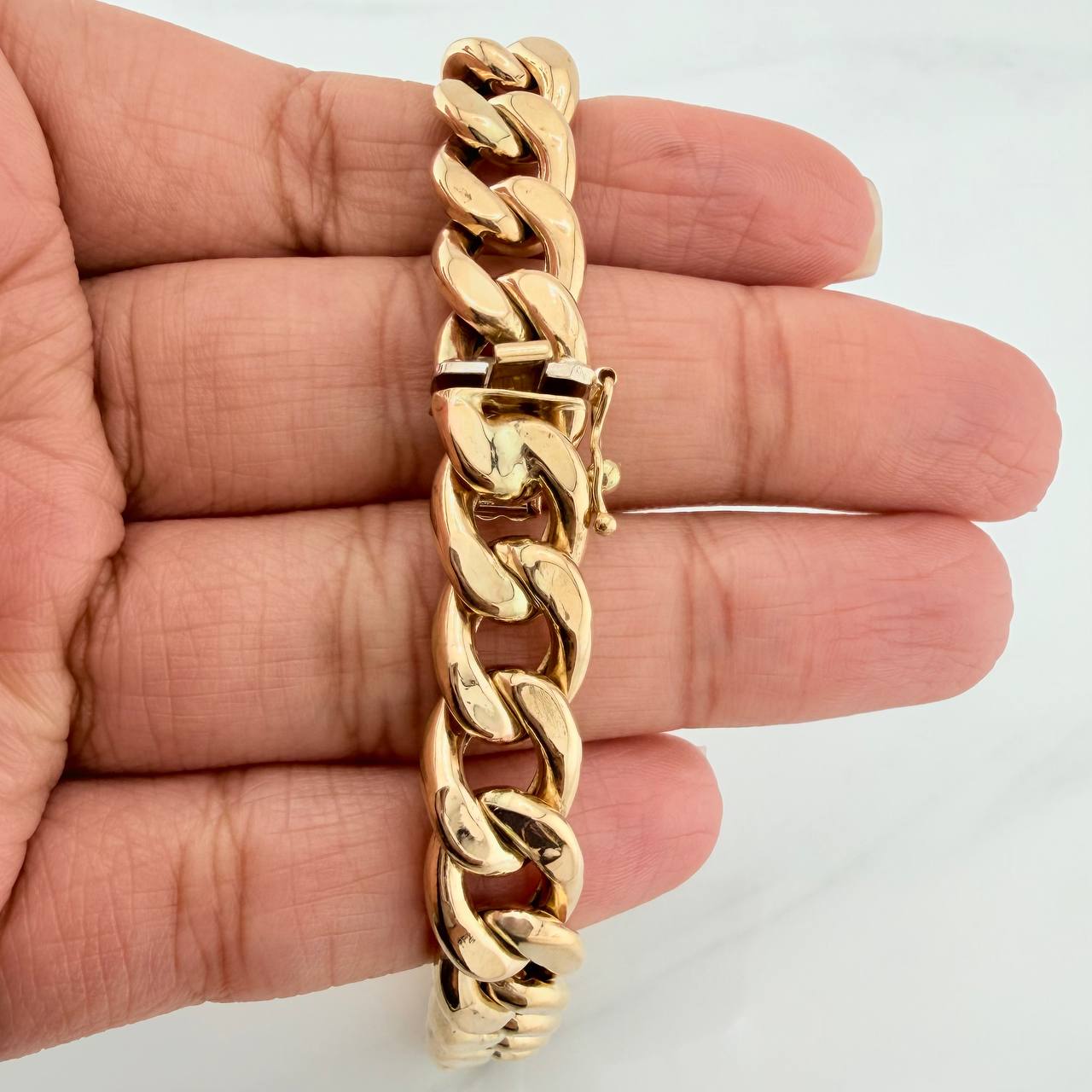 Pulso Cubano Placa 28.75 g / 21.5 cm / 9.75 mm Oro Amarillo 18K