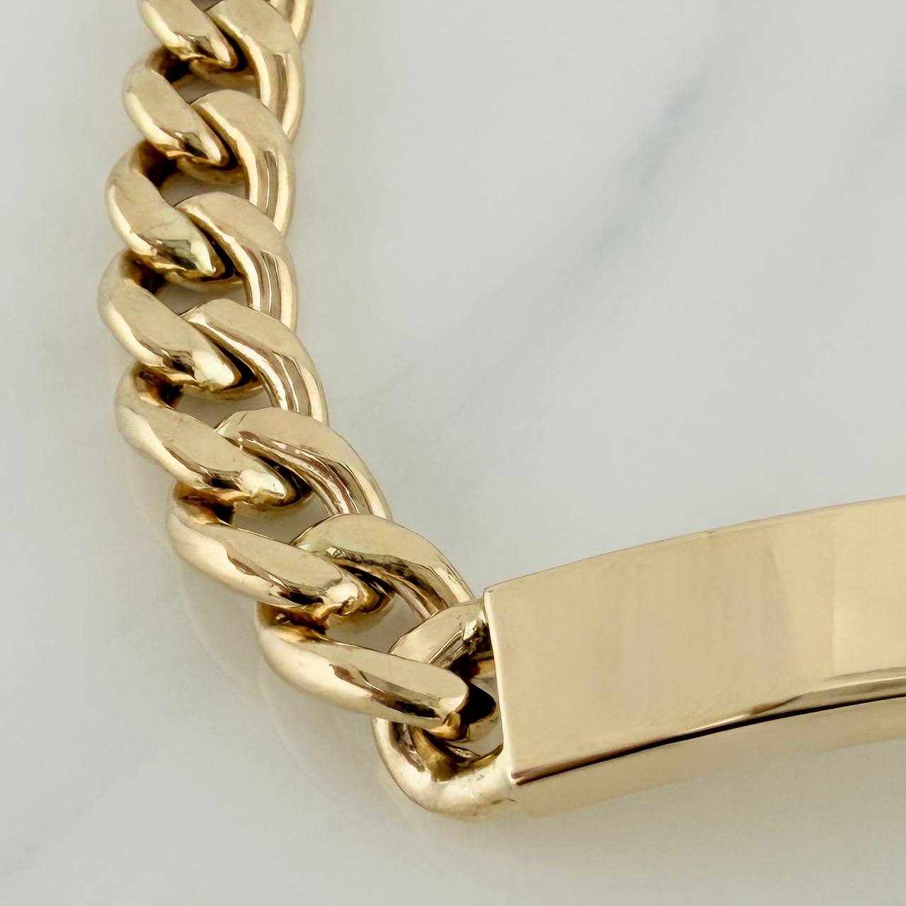 Pulso Cubano Placa 28.75 g / 21.5 cm / 9.75 mm Oro Amarillo 18K
