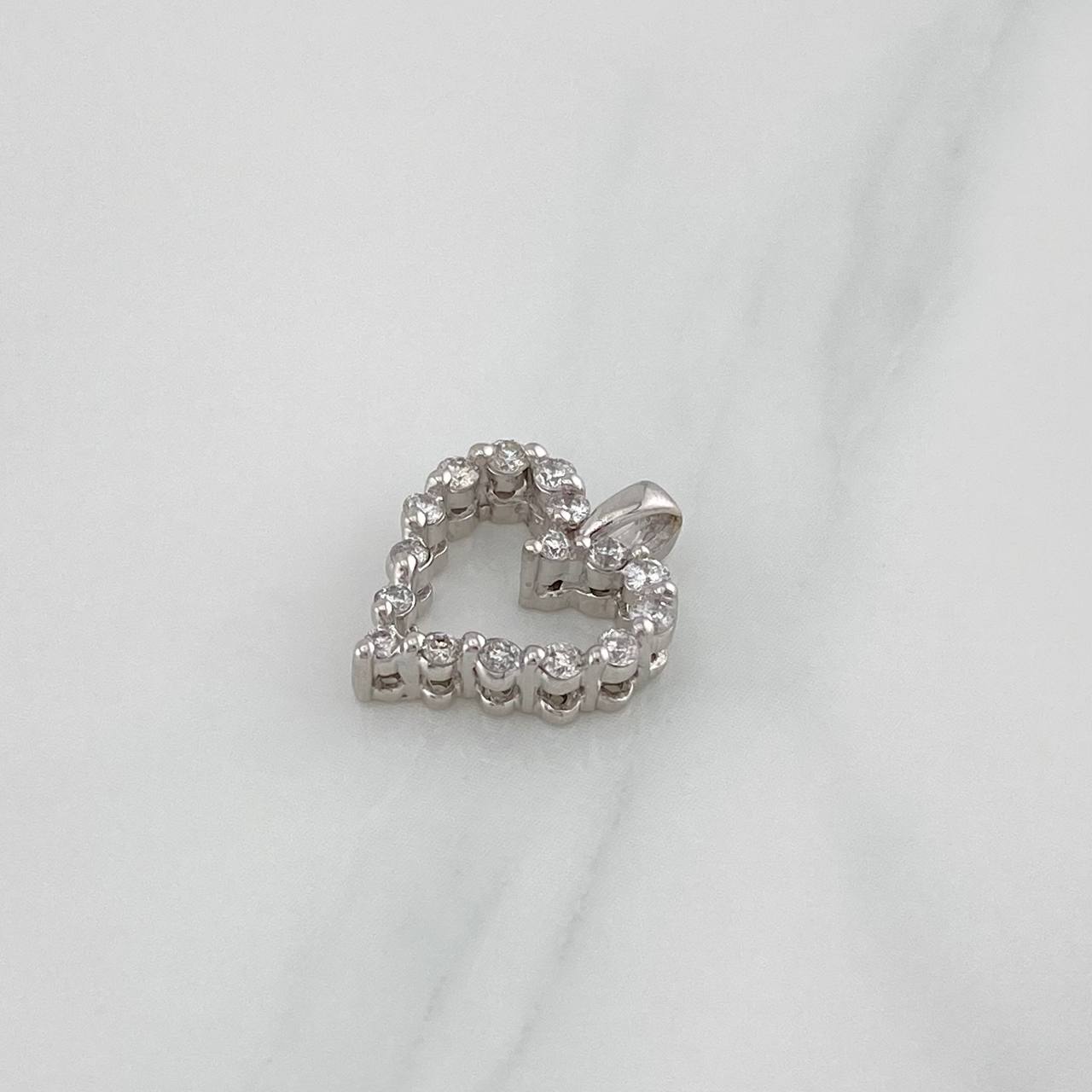 Dije Corazon 1.4 g / 1.5 cm Oro Blanco 18K