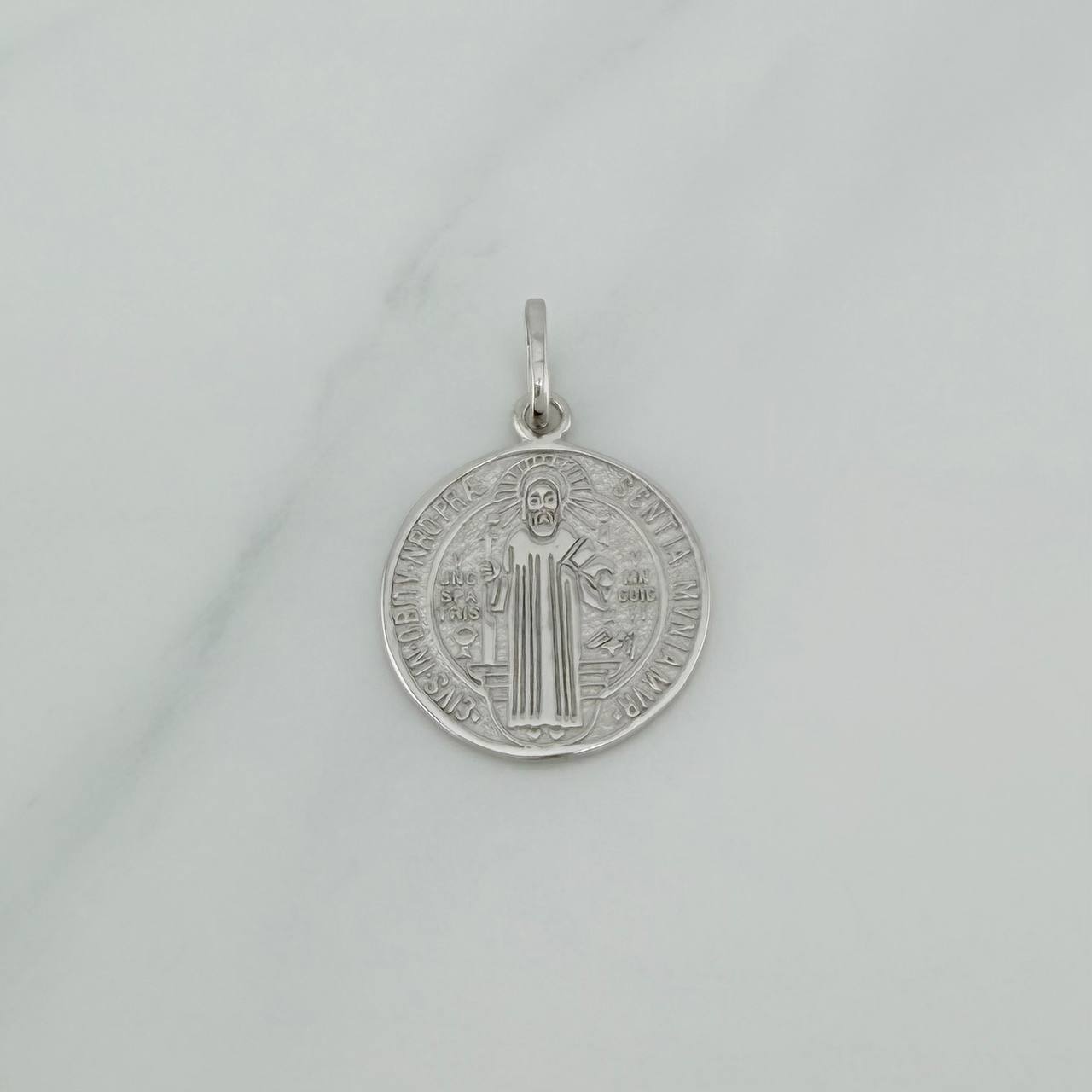 Dije San Benito 2.45 g / 2.8 cm Oro Blanco 18K