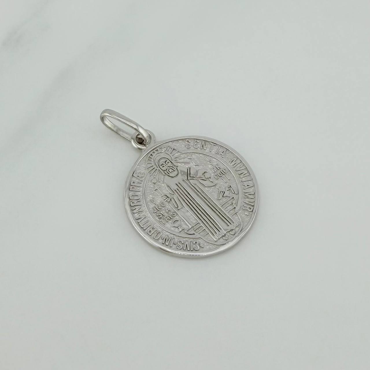 Dije San Benito 2.45 g / 2.8 cm Oro Blanco 18K
