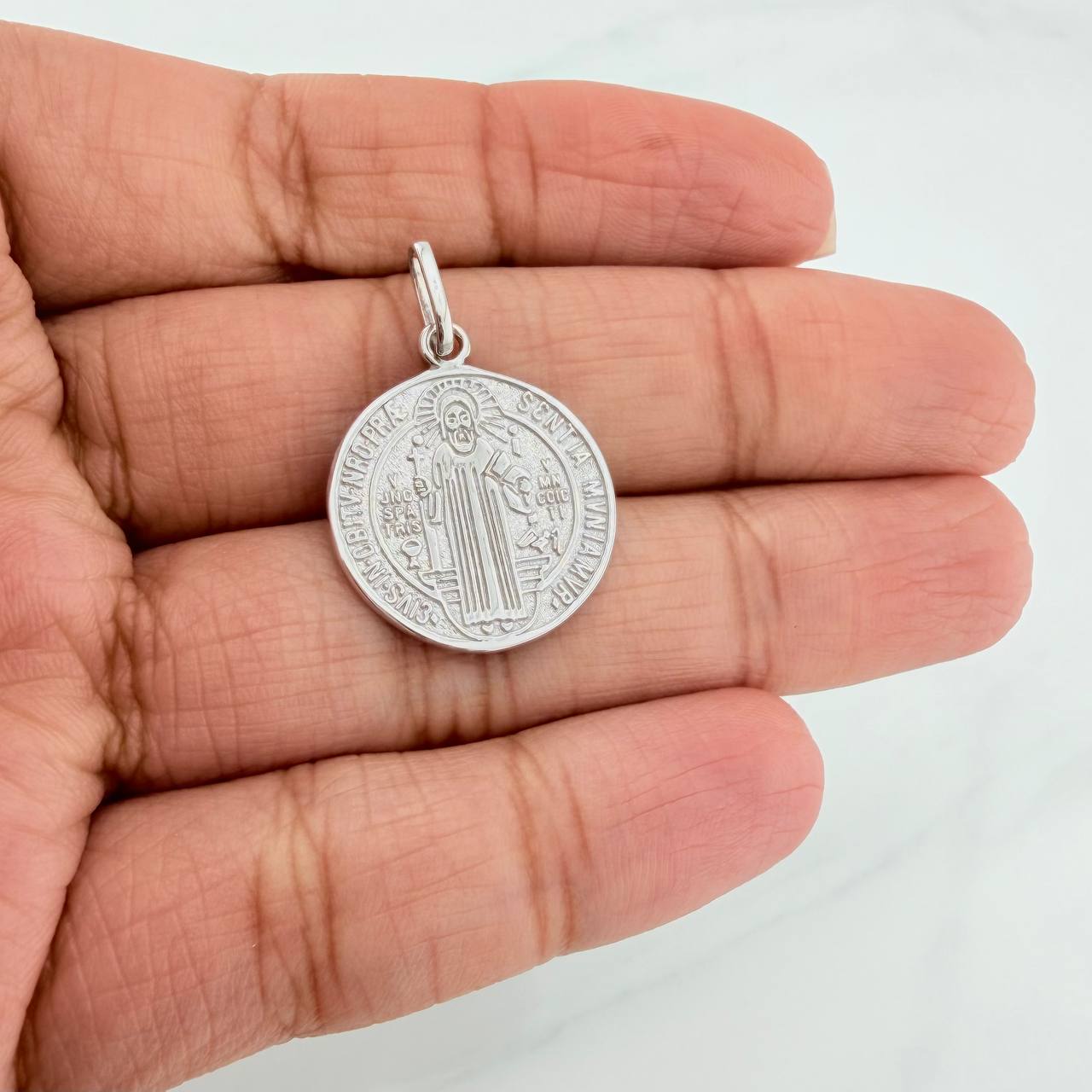 Dije San Benito 2.45 g / 2.8 cm Oro Blanco 18K