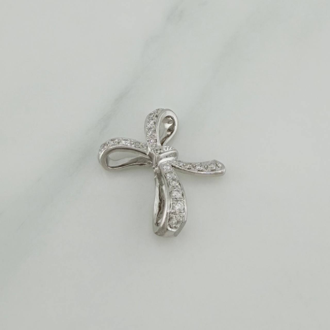 Dije Moño 2.35 g / 1.7 cm Oro Blanco 18K