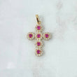 Dije Cruz Tupida 3.6gr / 3.4cm / Circones Blancos Y Fucsia Oro Amarillo 18K *