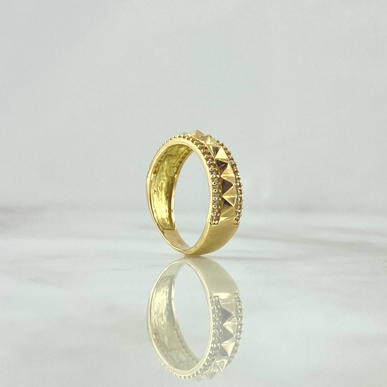 Anillo Piramides 3.5gr / T5 3/4 / Circones Blancos Oro Amarillo 18K