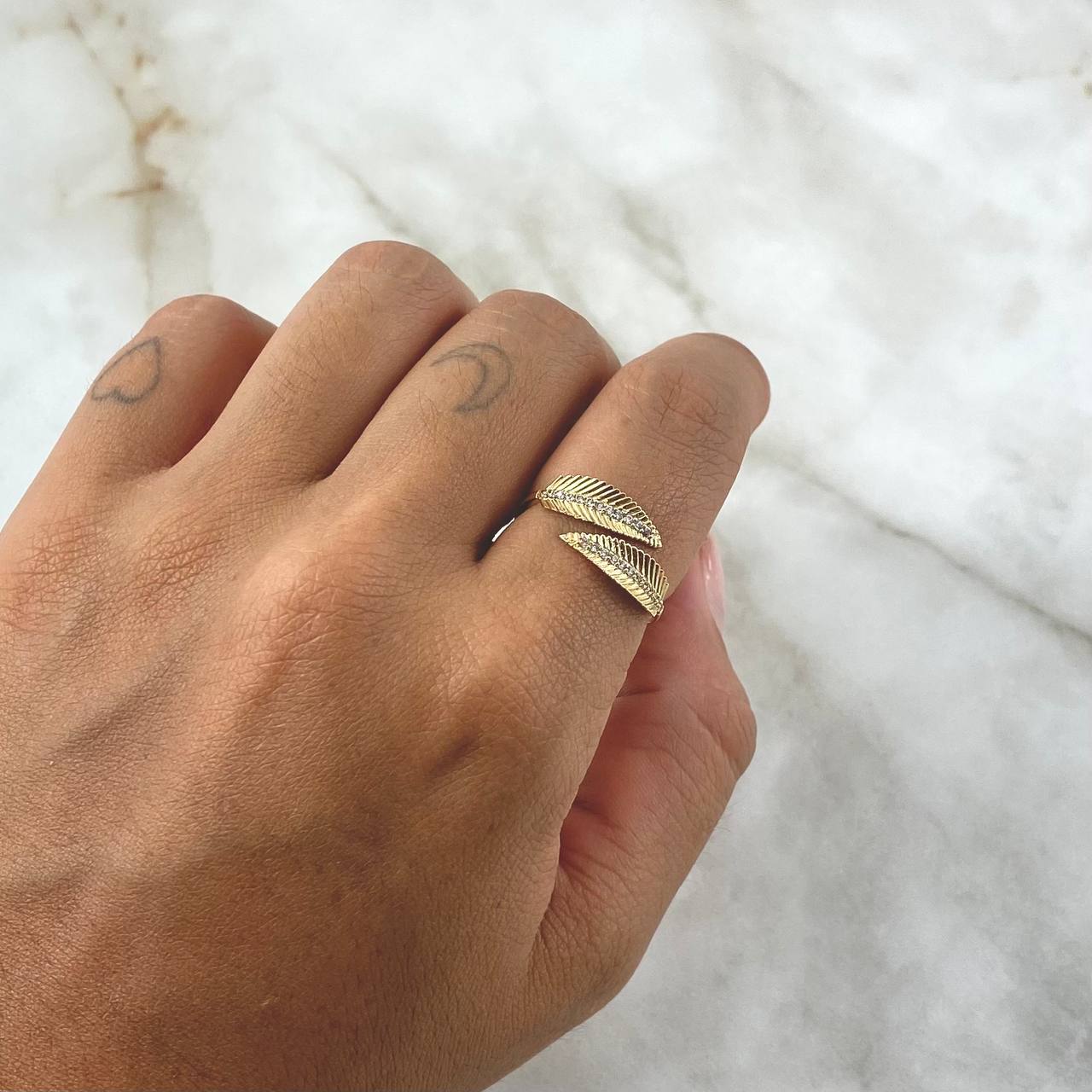 Anillo Hojas Dobles 1.75gr / T7 / Circones Blancos Oro Amarillo 18K ©