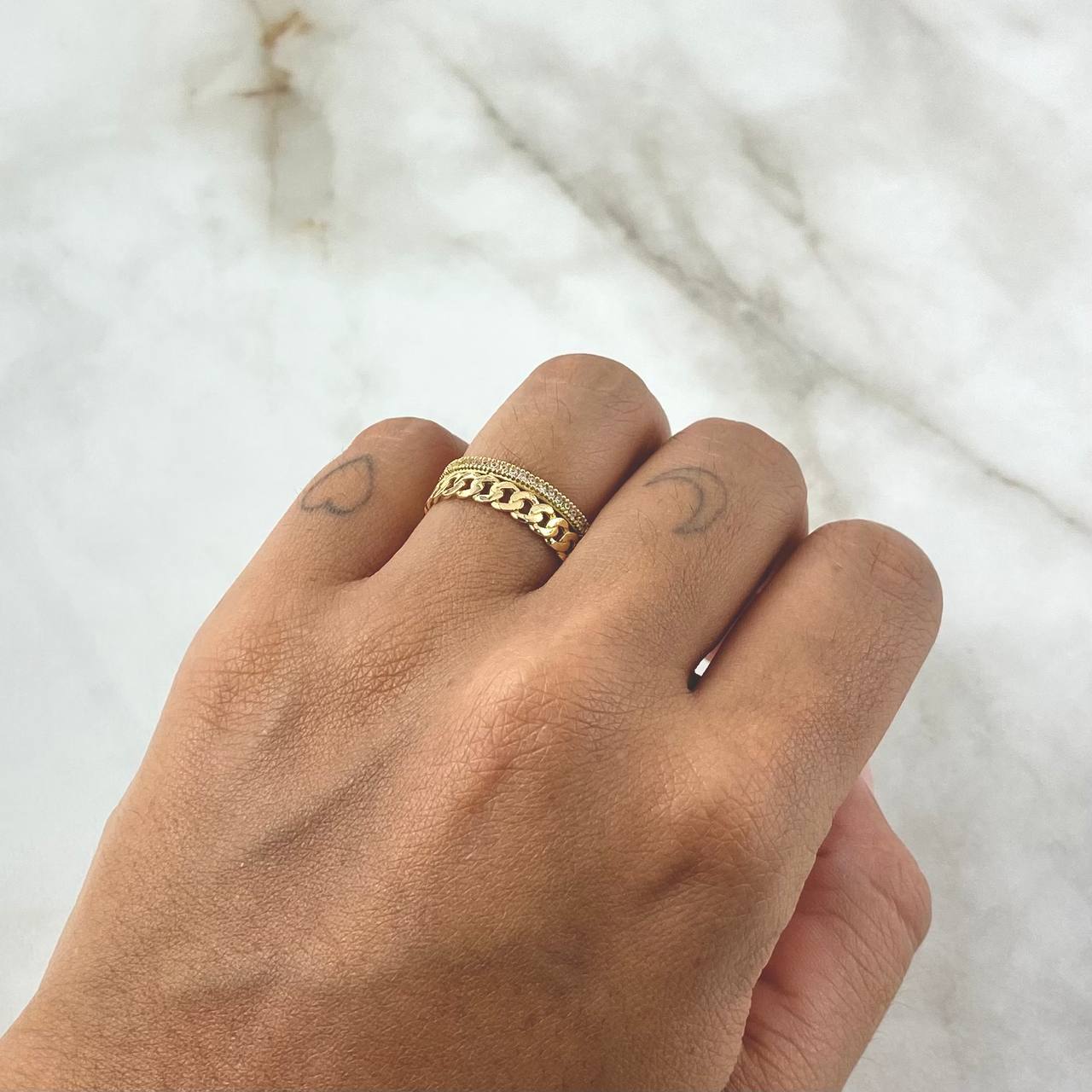 Anillo Doble Carril Cubano 2gr / T6 3/4 / Circones Blancos  Oro Amarillo 18K