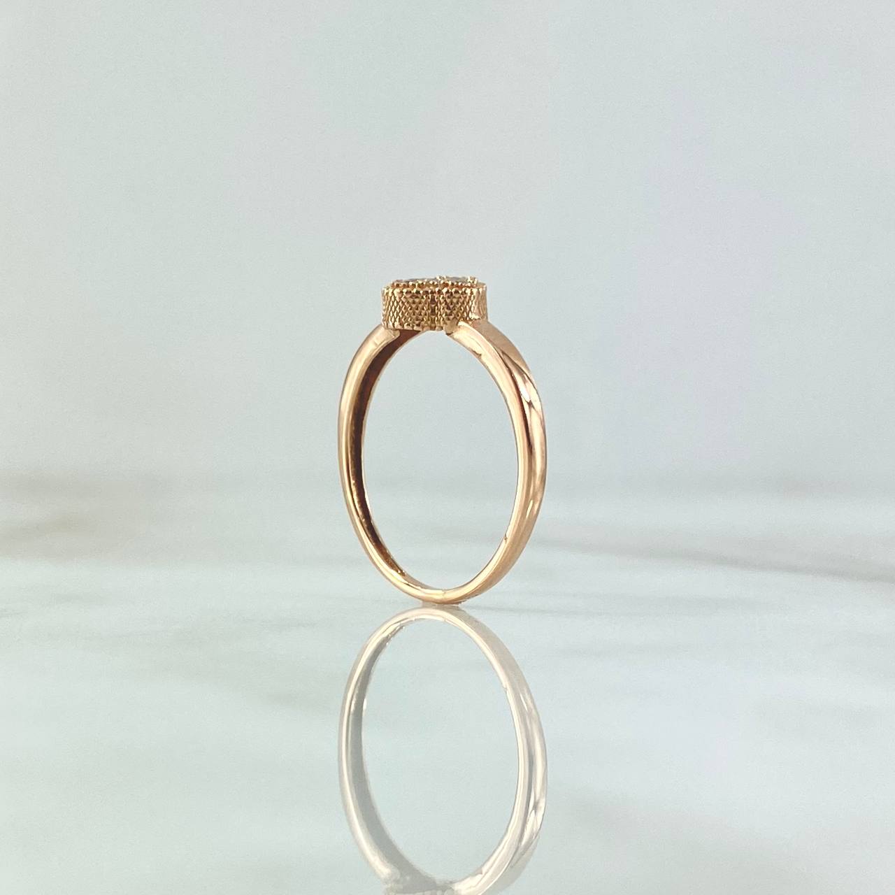 Anillo Trébol 1.8gr / T6  / Circones Blancos Oro Rosa 18K ©