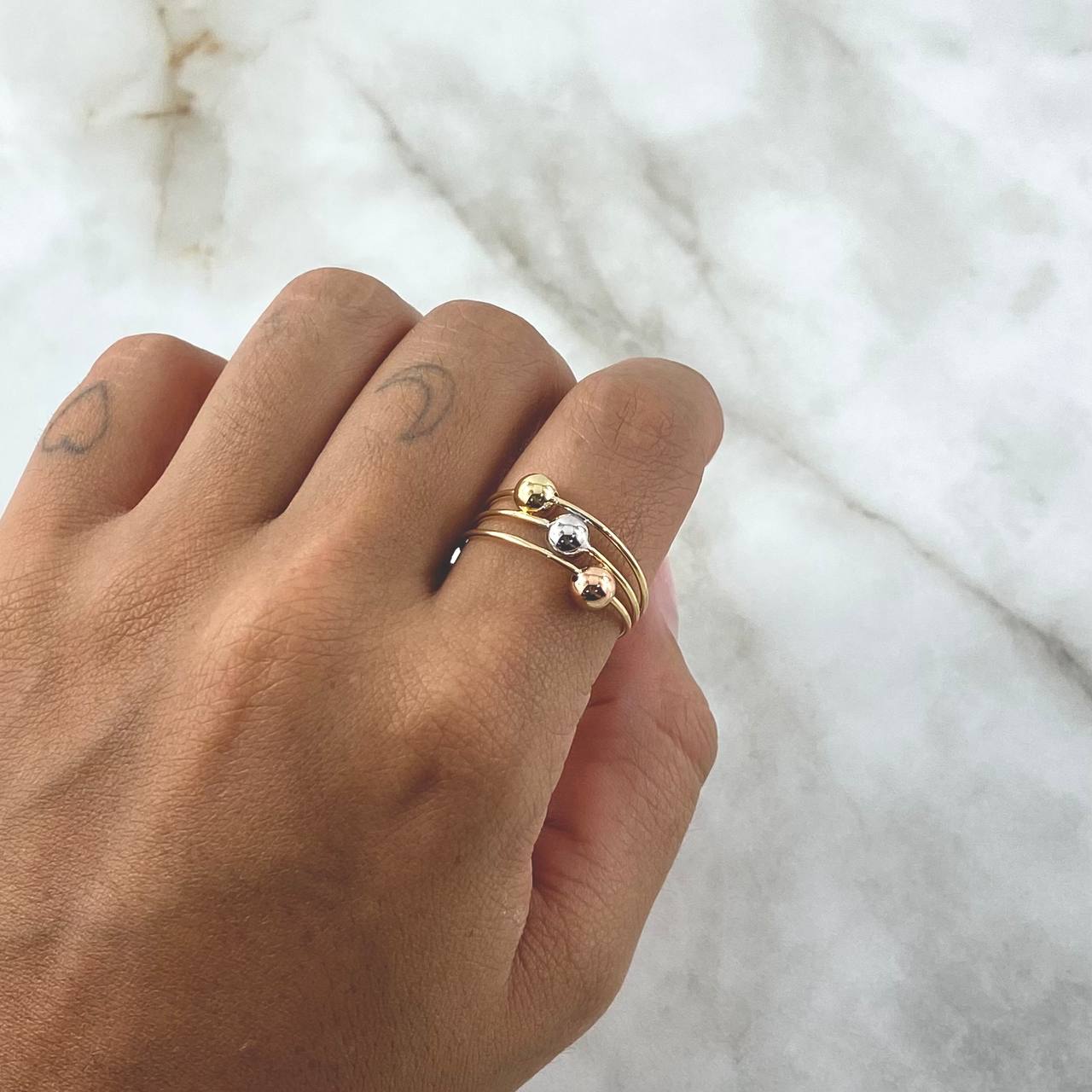 Anillo Cinturon De Orion 2.35gr / T8 1/4 / Bolas 5mm Lisas Tres Oros 18K *