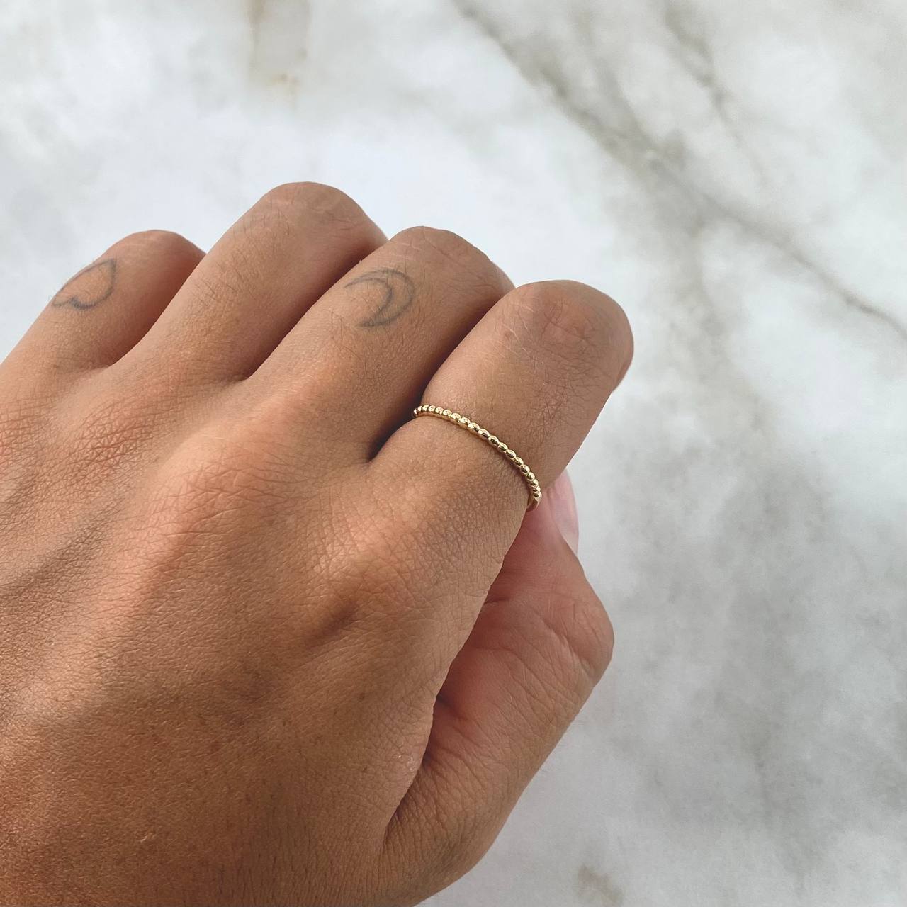 Anillo Mitad Esferas 1gr / T5 / Oro Amarillo 18K ©