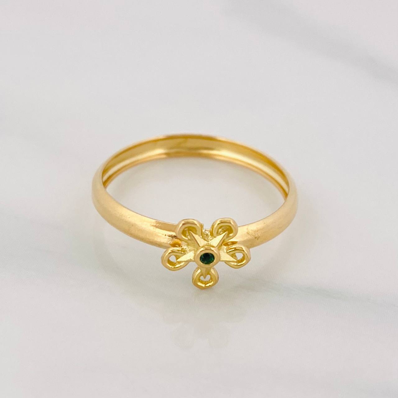 Anillo Flor 1g / T7 1/2 Oro Amarillo 18K