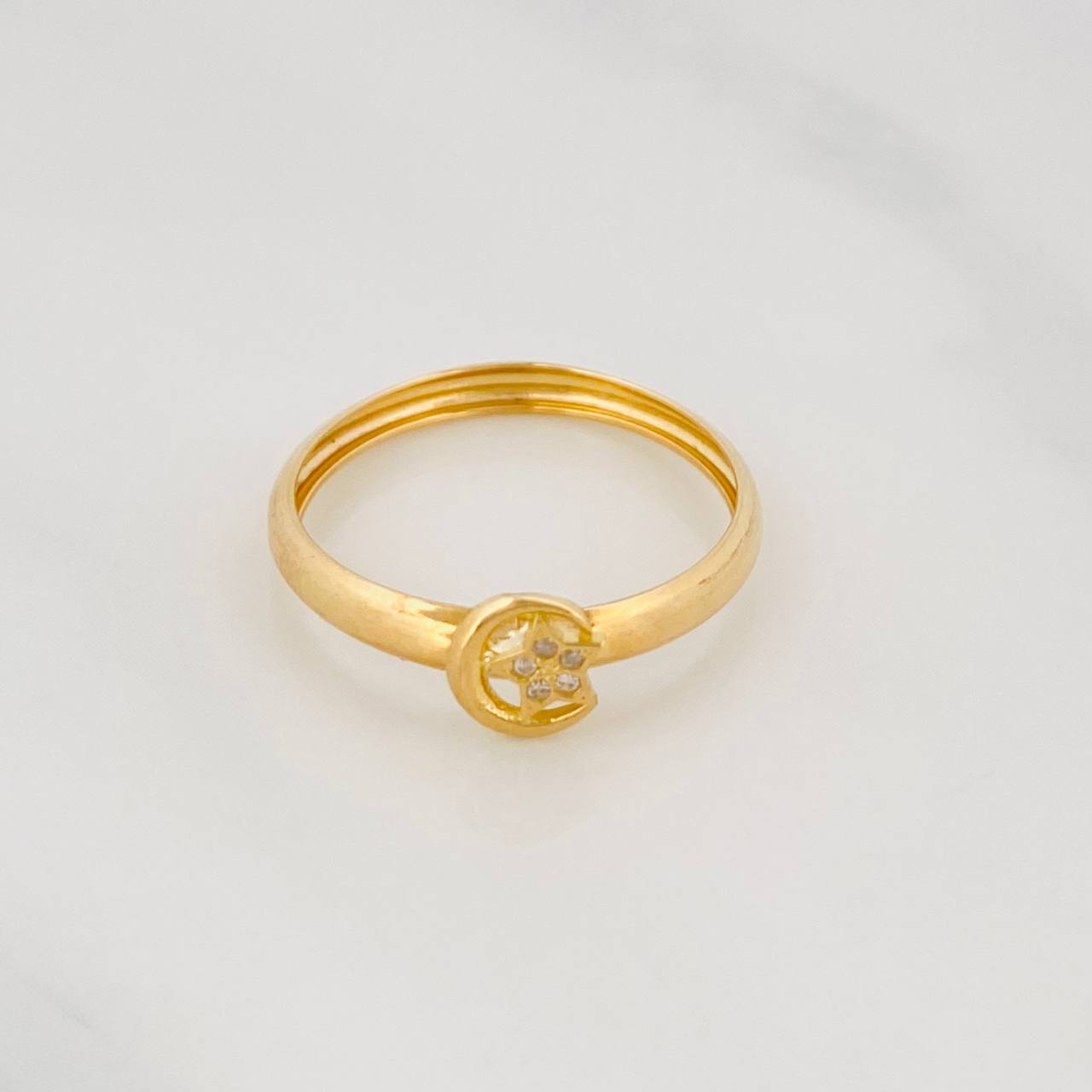 Anillo Estrella 0.8g / T7 Oro Amarillo 18K