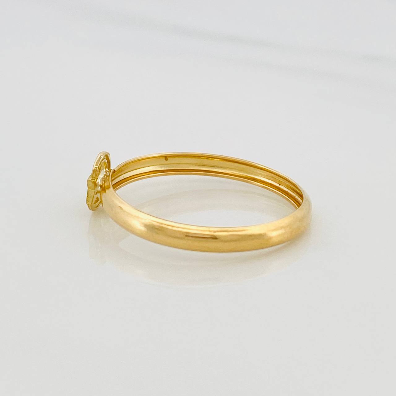 Anillo Estrella 0.8g / T7 Oro Amarillo 18K