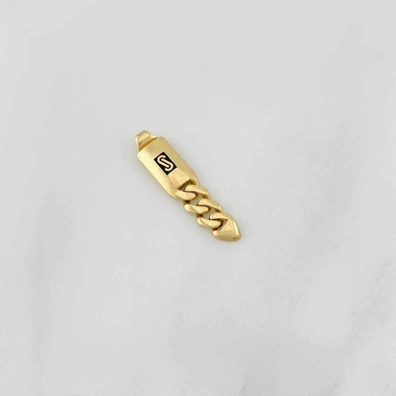 Dije Cubana Infinito 1.45g / 3cm Oro Amarillo 18K