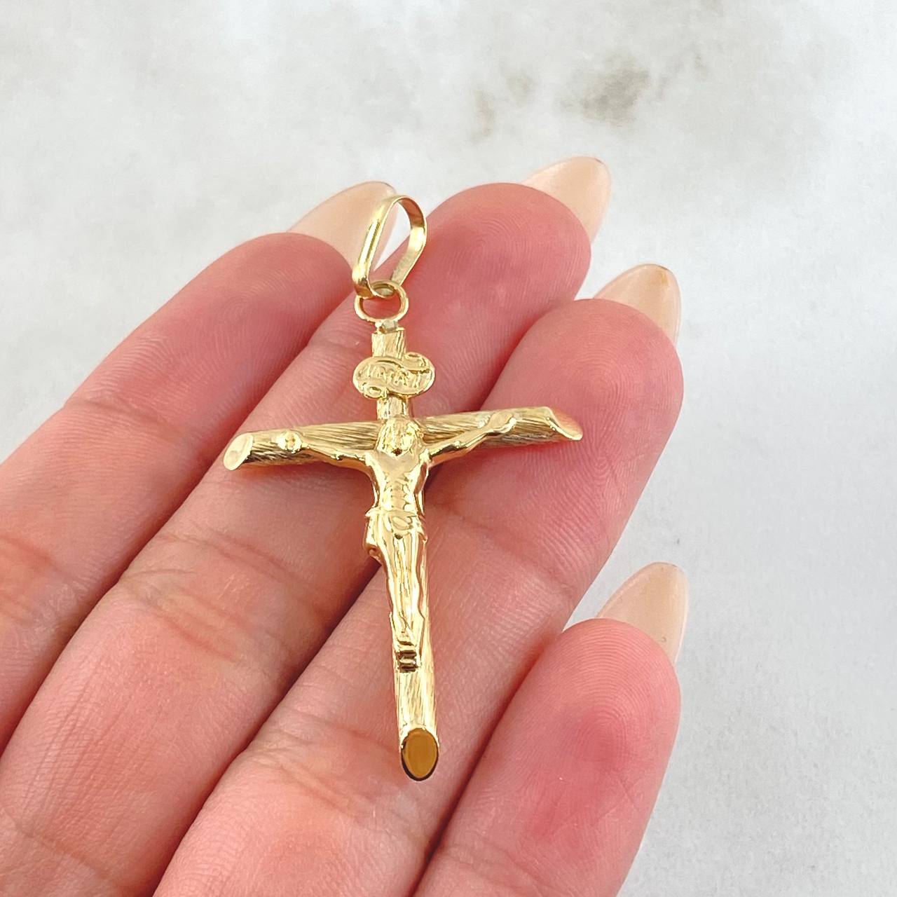 Dije Cruz Cristo 1.9gr / 4.9cm / Oro Amarillo 18K *