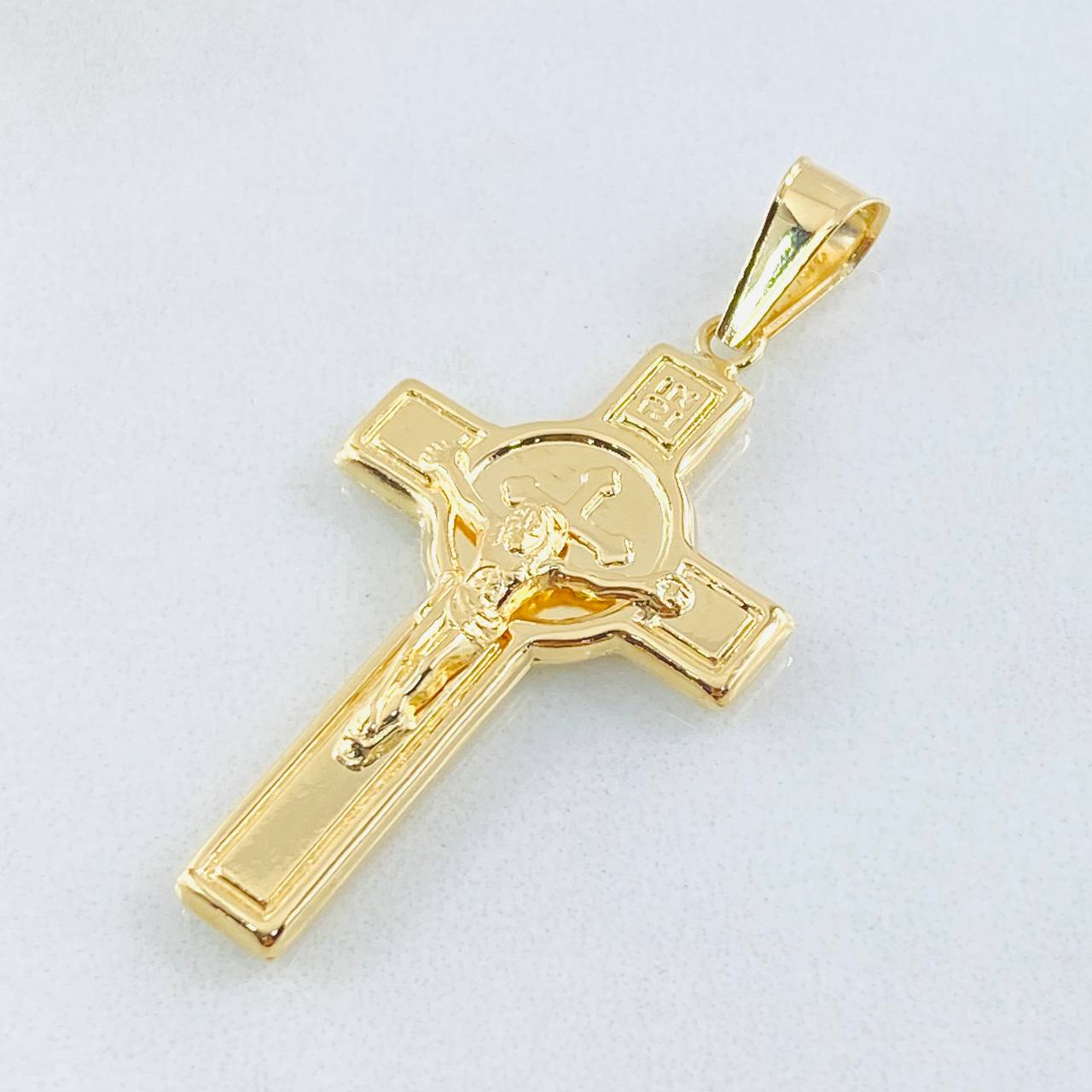 Dije Cruz Cristo 2.4gr / 4.2cm / Oro Amarillo 18K ©