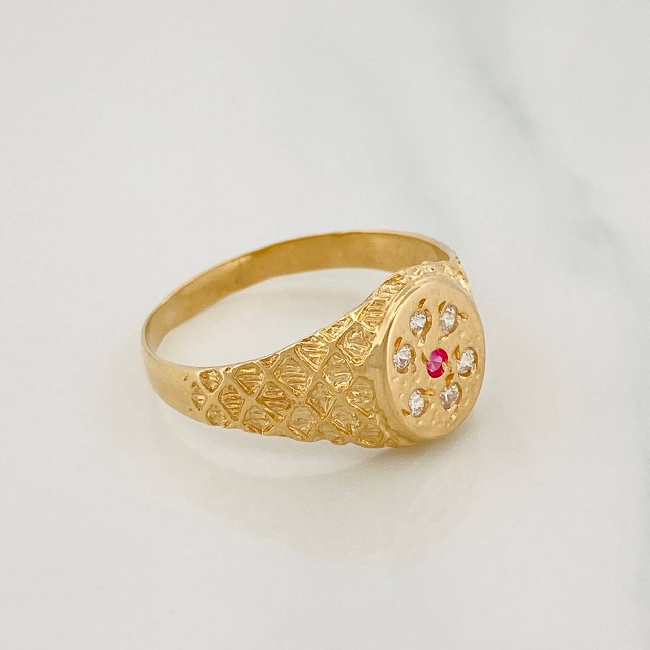 Anillo Sello Flor 4.1g / T11 3/4 Oro Amarillo 18K