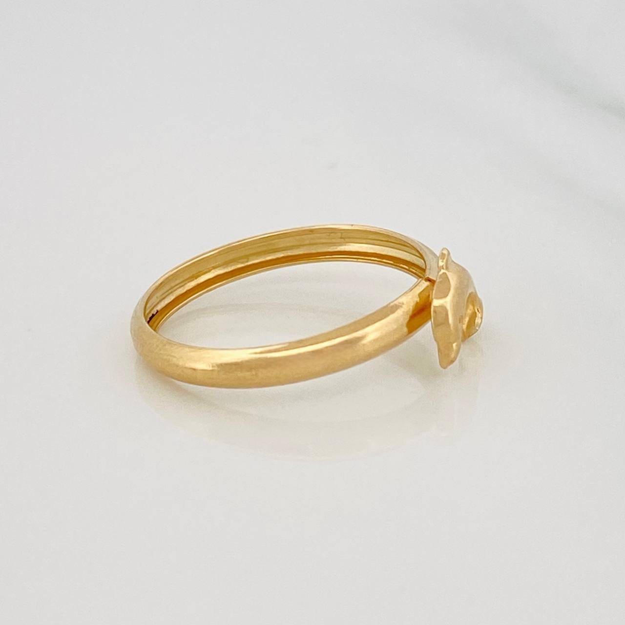 Anillo Delfin 0.9g / T5 3/4 Oro Amarillo 18K