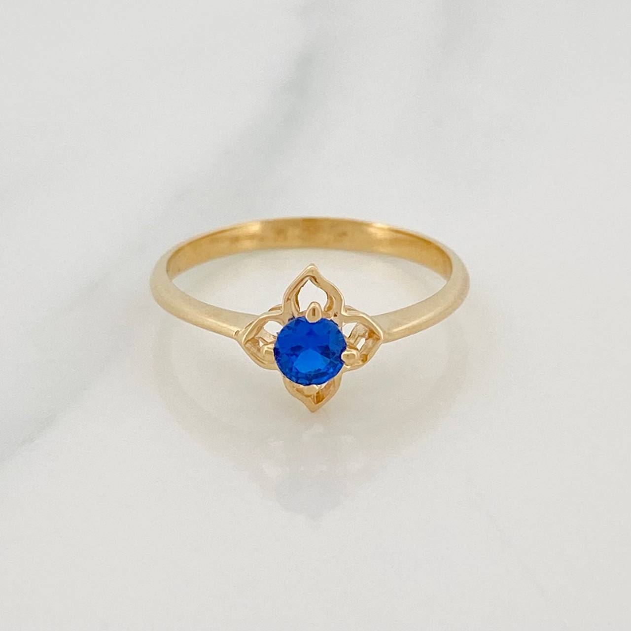 Anillo Flor 1.85g / T7 Oro Amarillo 18K