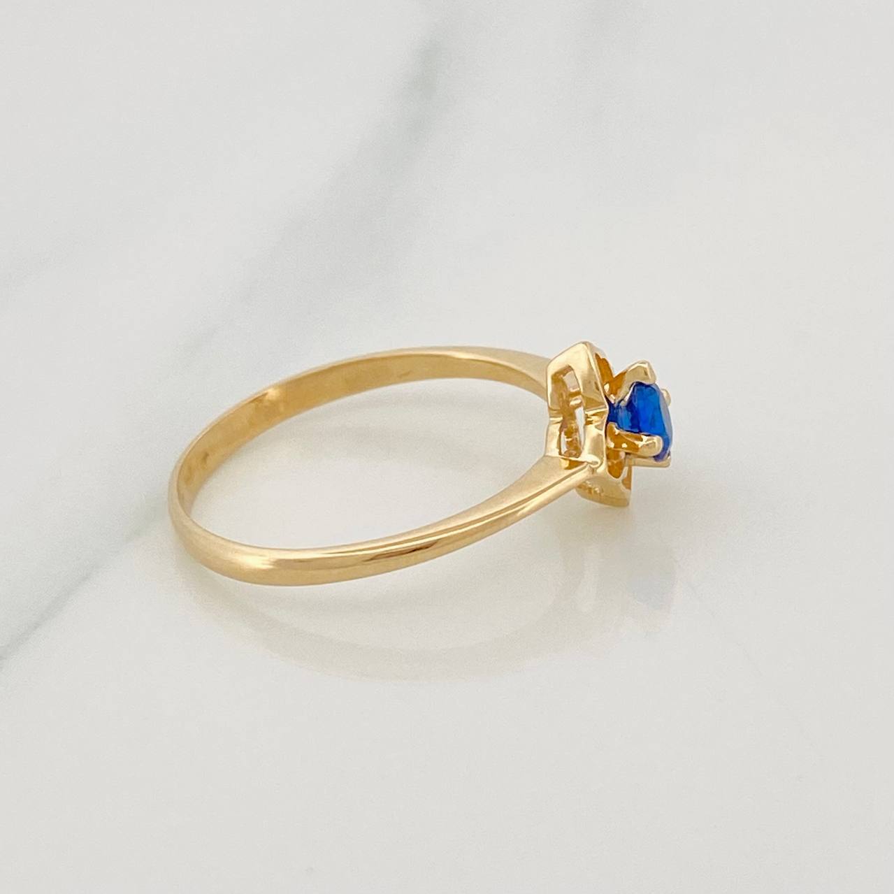 Anillo Flor 1.85g / T7 Oro Amarillo 18K