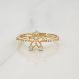 Anillo Flor 1.65g / T7 1/2 Oro Amarillo 18K