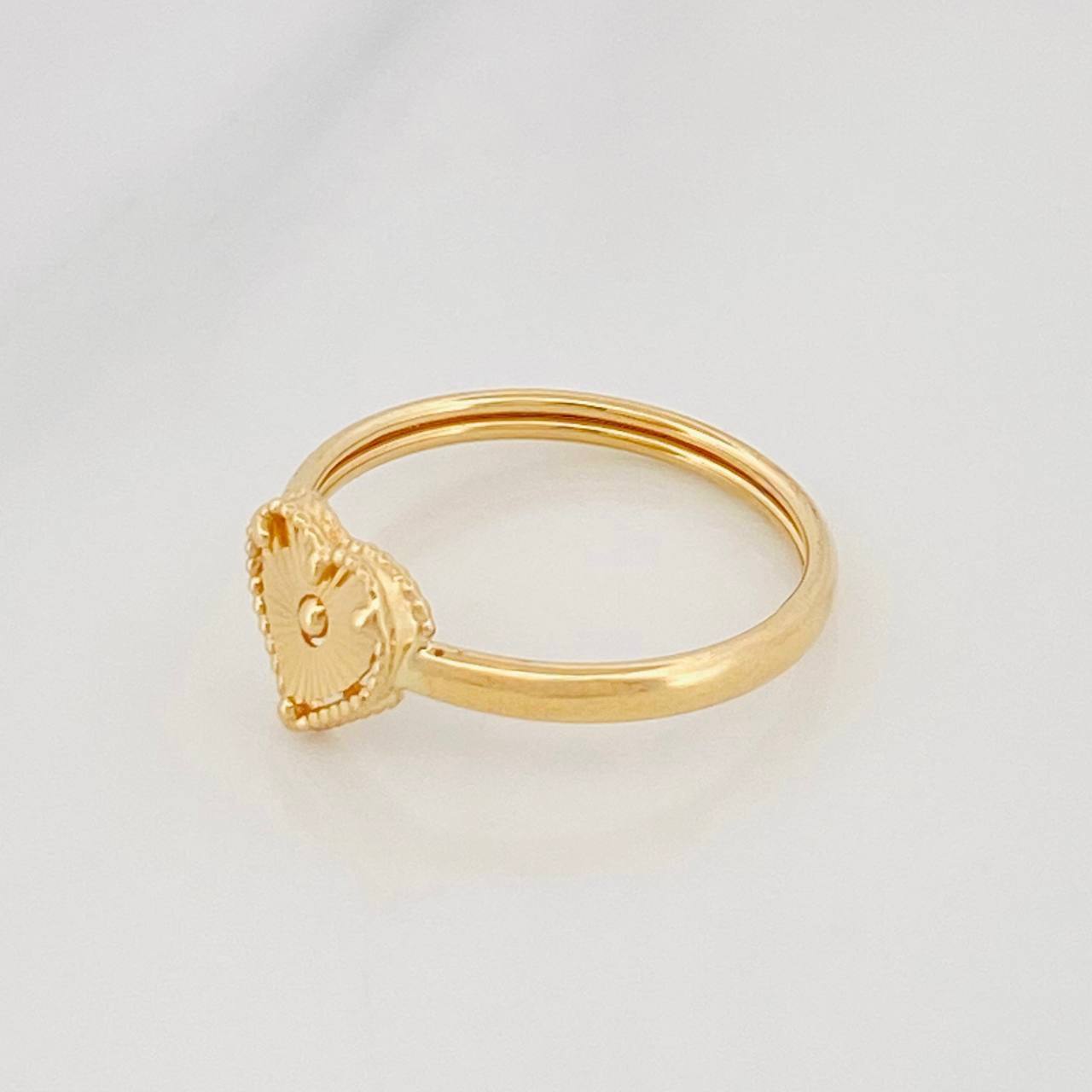 Anillo Corazon Diamantado 0.95g / T4 3/4 Oro Amarillo 18K