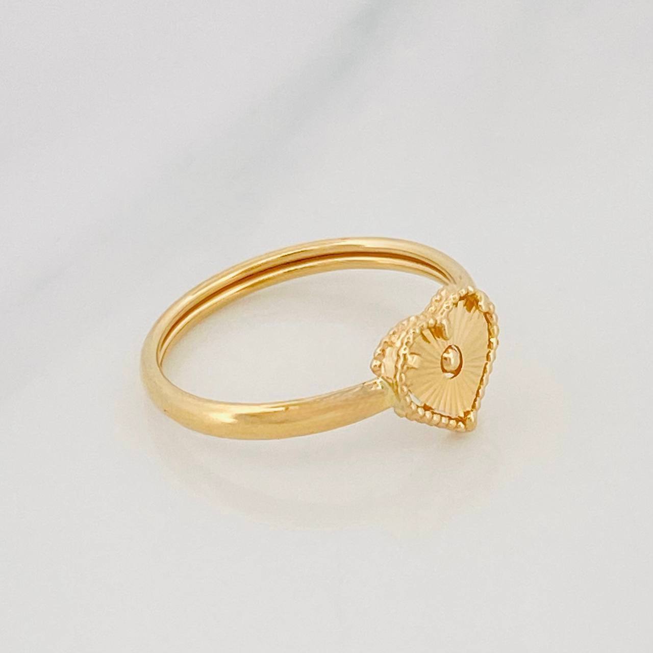 Anillo Corazon Diamantado 0.95g / T4 3/4 Oro Amarillo 18K