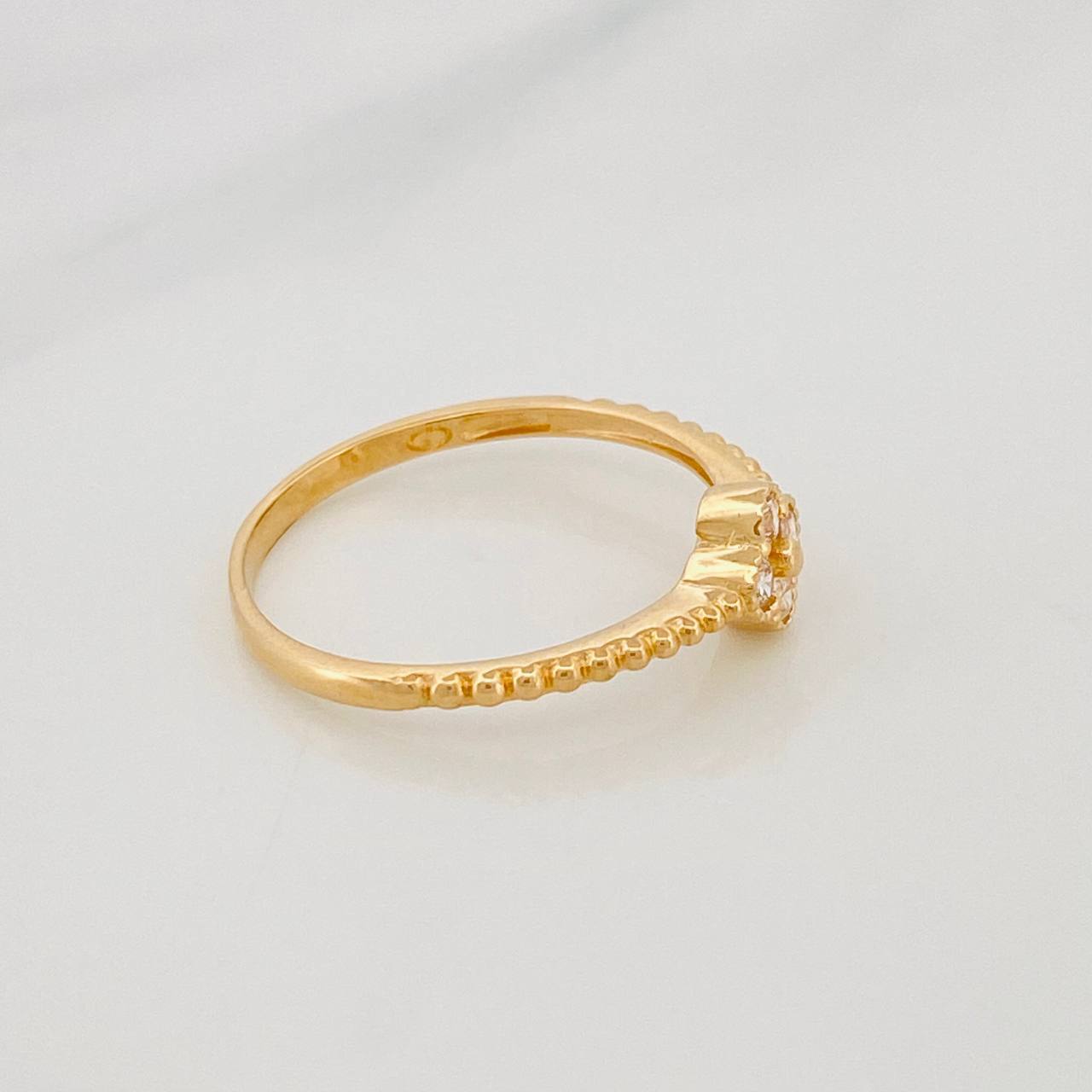 Anillo Flor Borde Texturizado 1.45g / T6 Oro Amarillo 18K