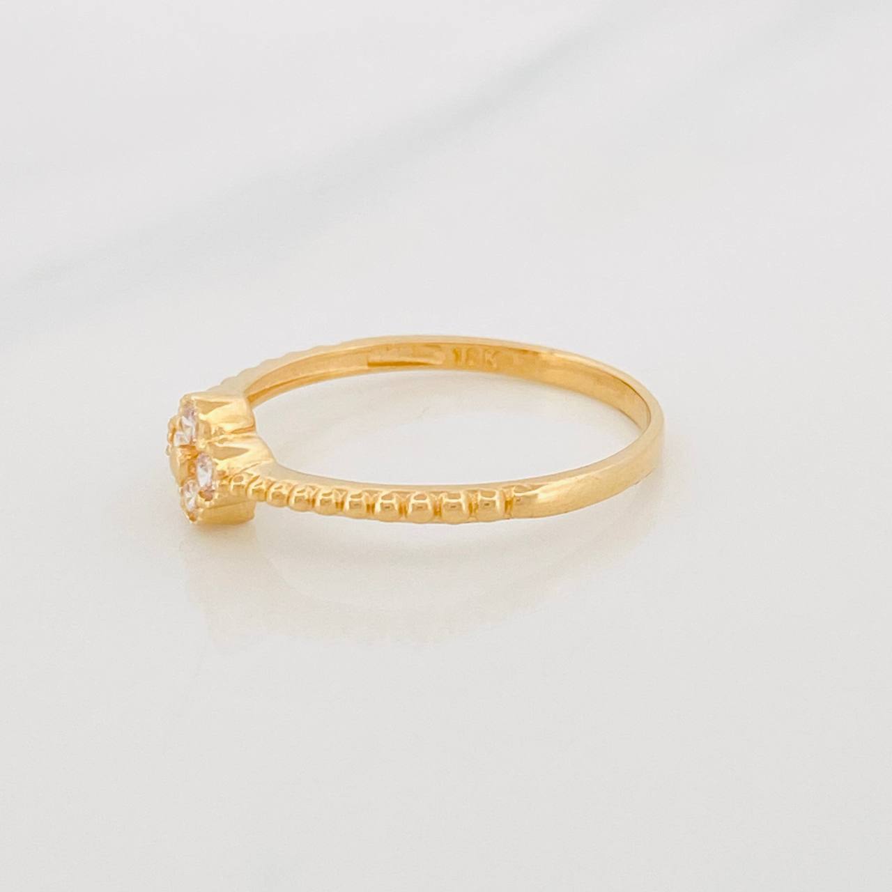 Anillo Flor Borde Texturizado 1.45g / T6 Oro Amarillo 18K