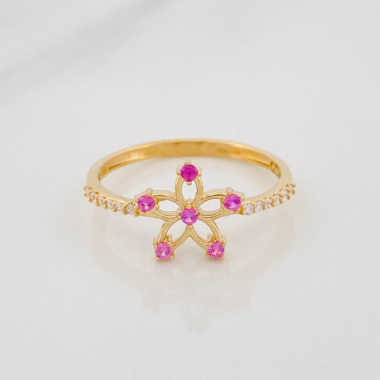 Anillo Flor 1.55g / T6 3/4 Oro Amarillo 18K