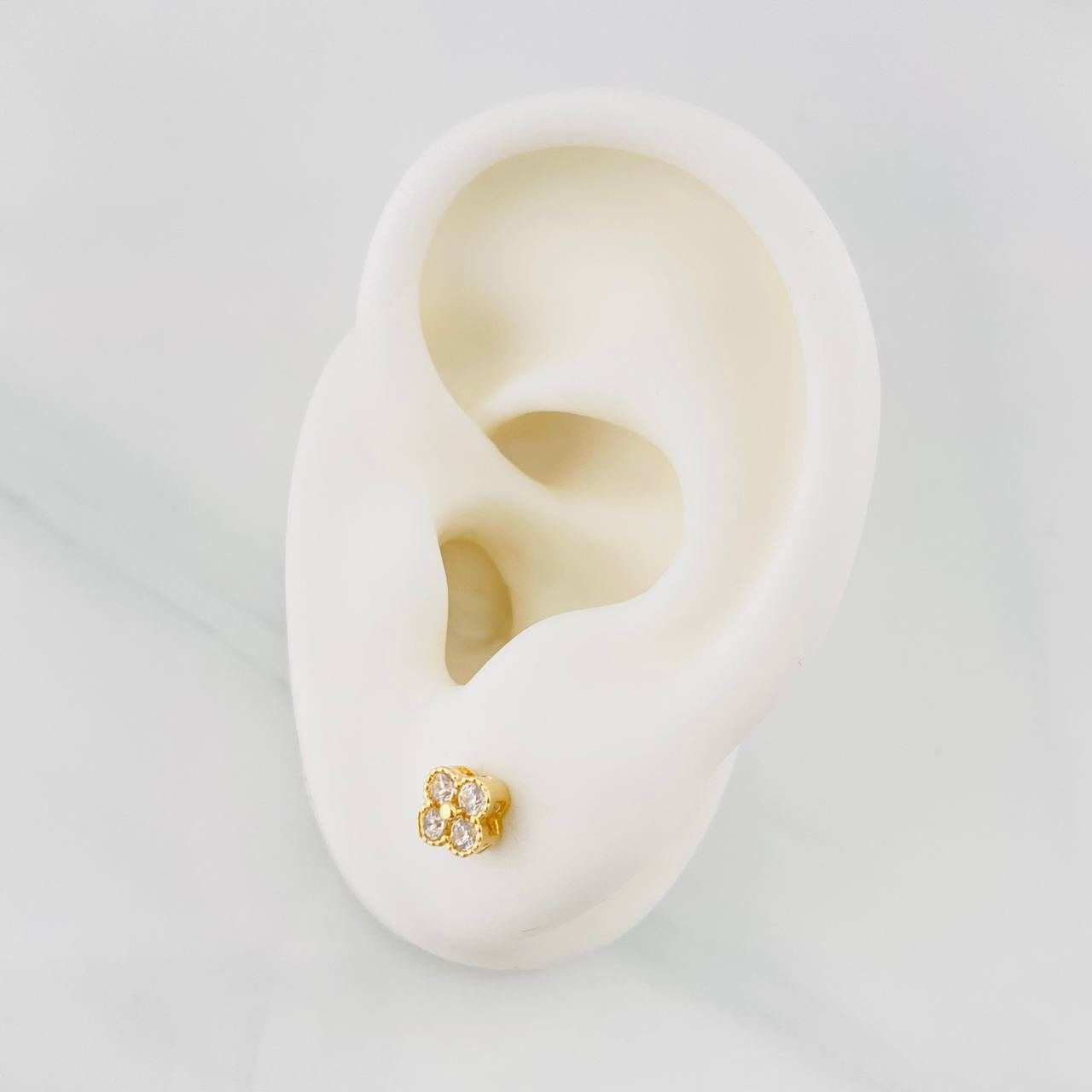 Topos Flor Borde Texturizado 1.35g / 6.01mm Oro Amarillo 18K