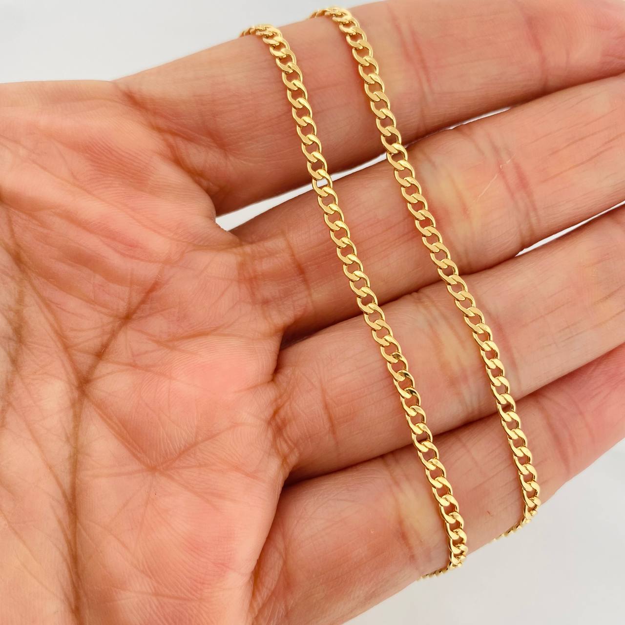 Cadena Cubana 2.25g / 45cm / 2.2mm Oro Amarillo 18K