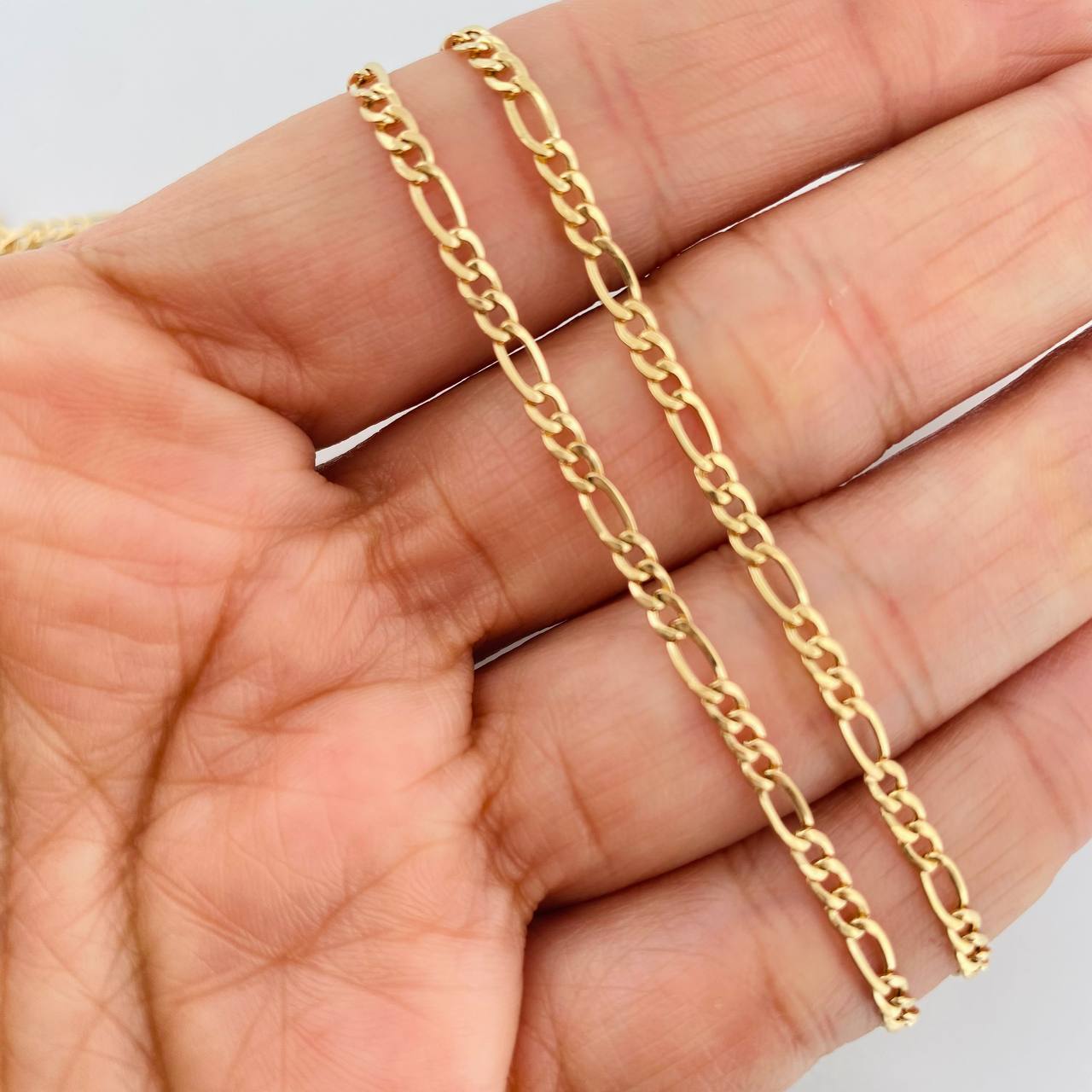 Cadena Figaro 2.2g / 50cm / 2.6mm Oro Amarillo 18K