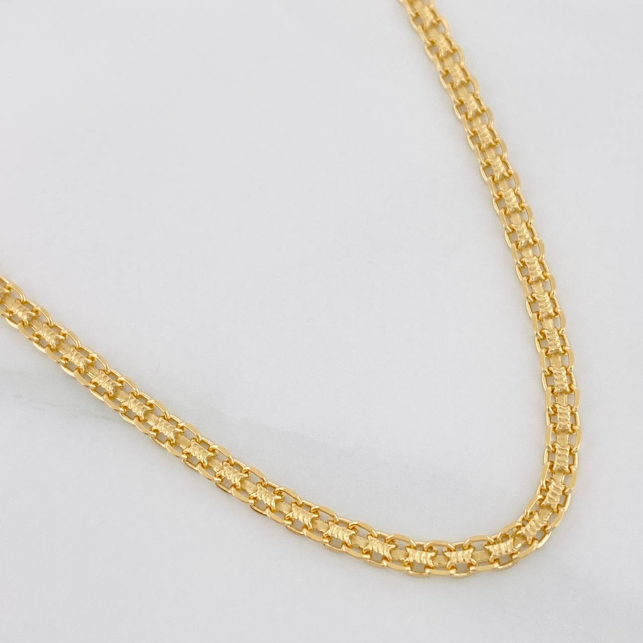 Cadena China 5.4g / 45cm / 2.3mm Oro Amarillo 18K