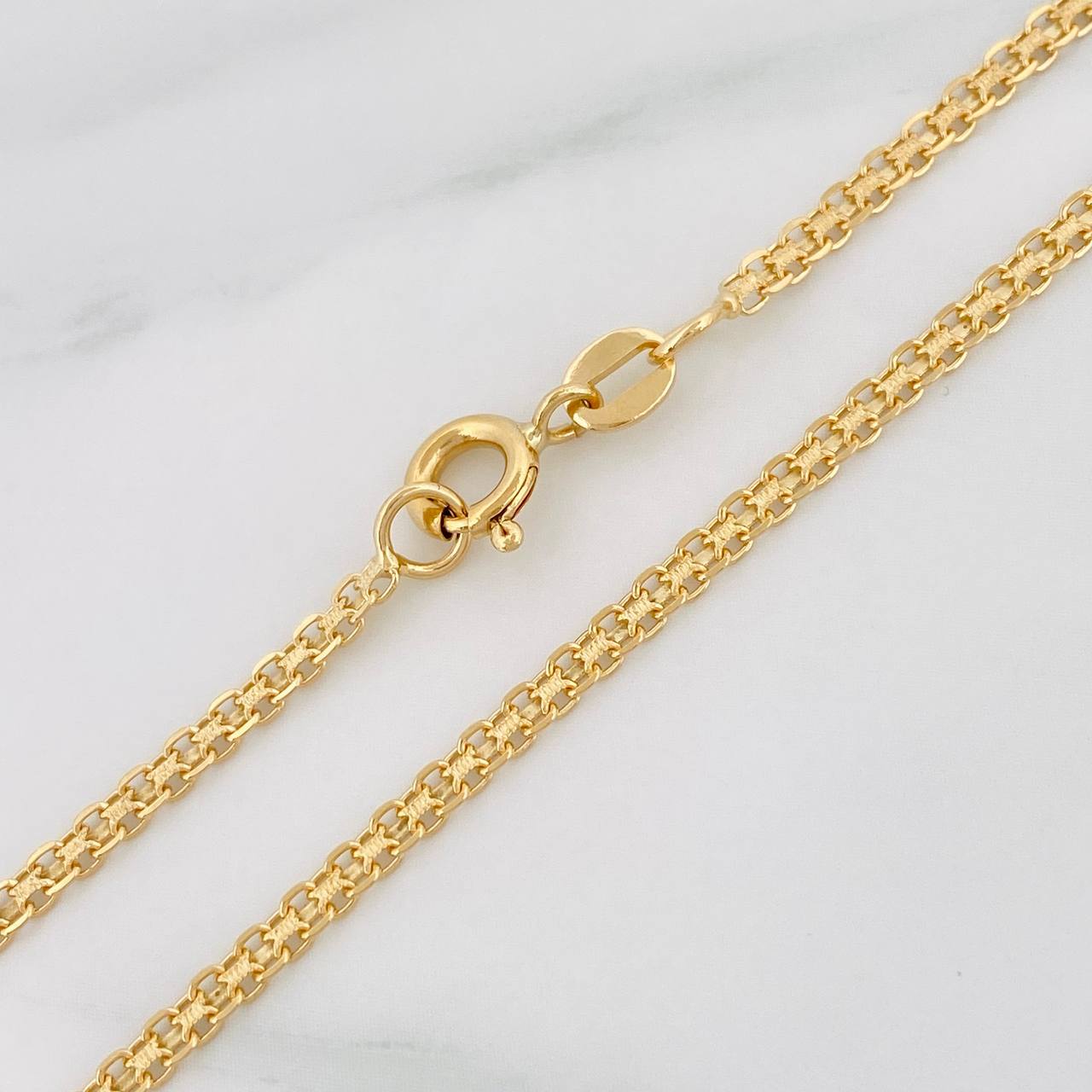 Cadena China 5.4g / 45cm / 2.3mm Oro Amarillo 18K