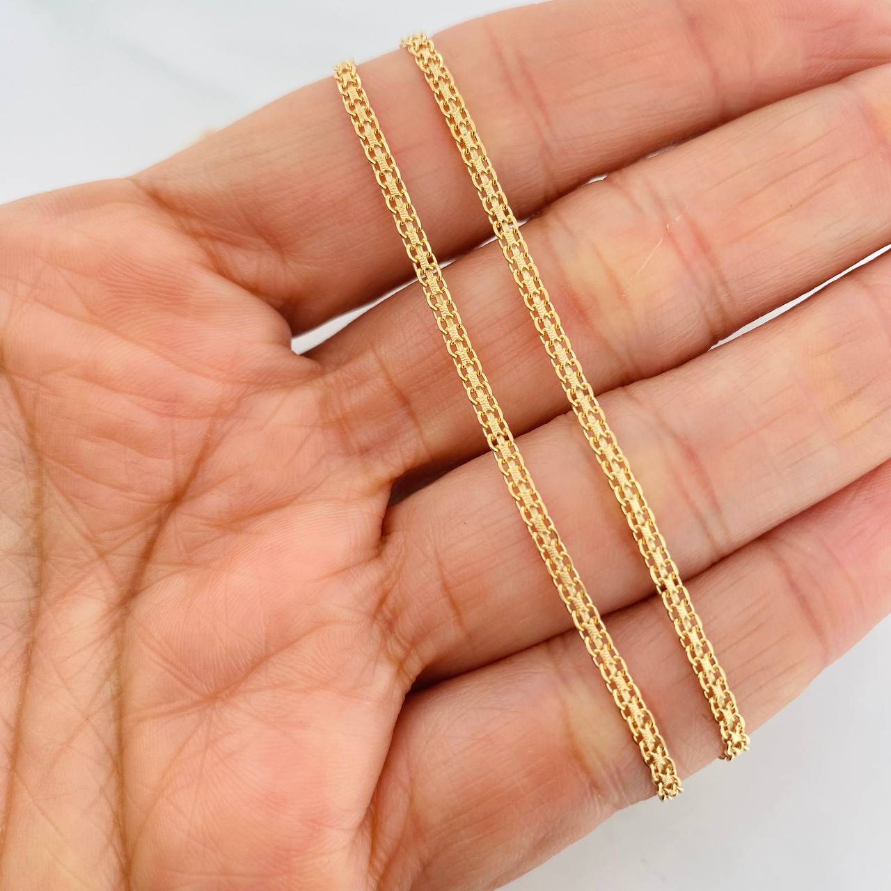 Cadena China 4.9g / 50cm / 2.1mm Oro Amarillo 18K