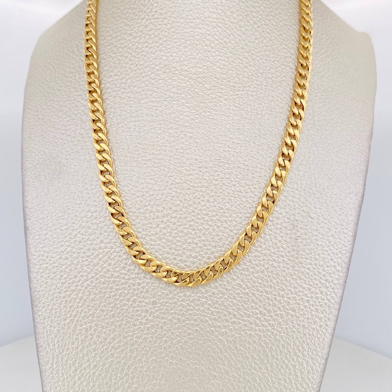 Cadena Cubana 7.8g / 70cm / 5.3mm Oro Amarillo 18K