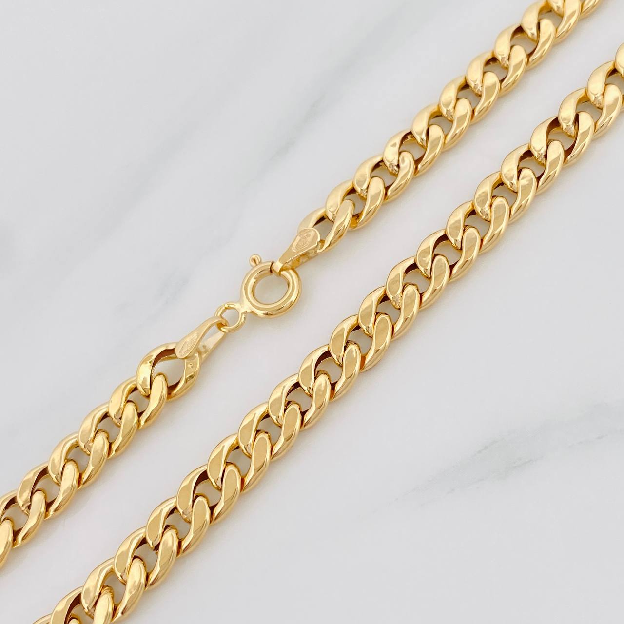Cadena Cubana 7.8g / 70cm / 5.3mm Oro Amarillo 18K