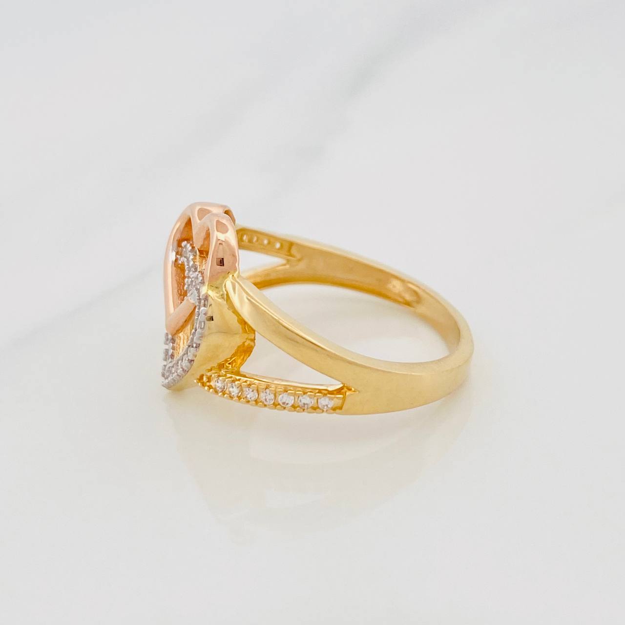 Anillo Corazones 3.7g / T7 1/2 Tres Oros 18K